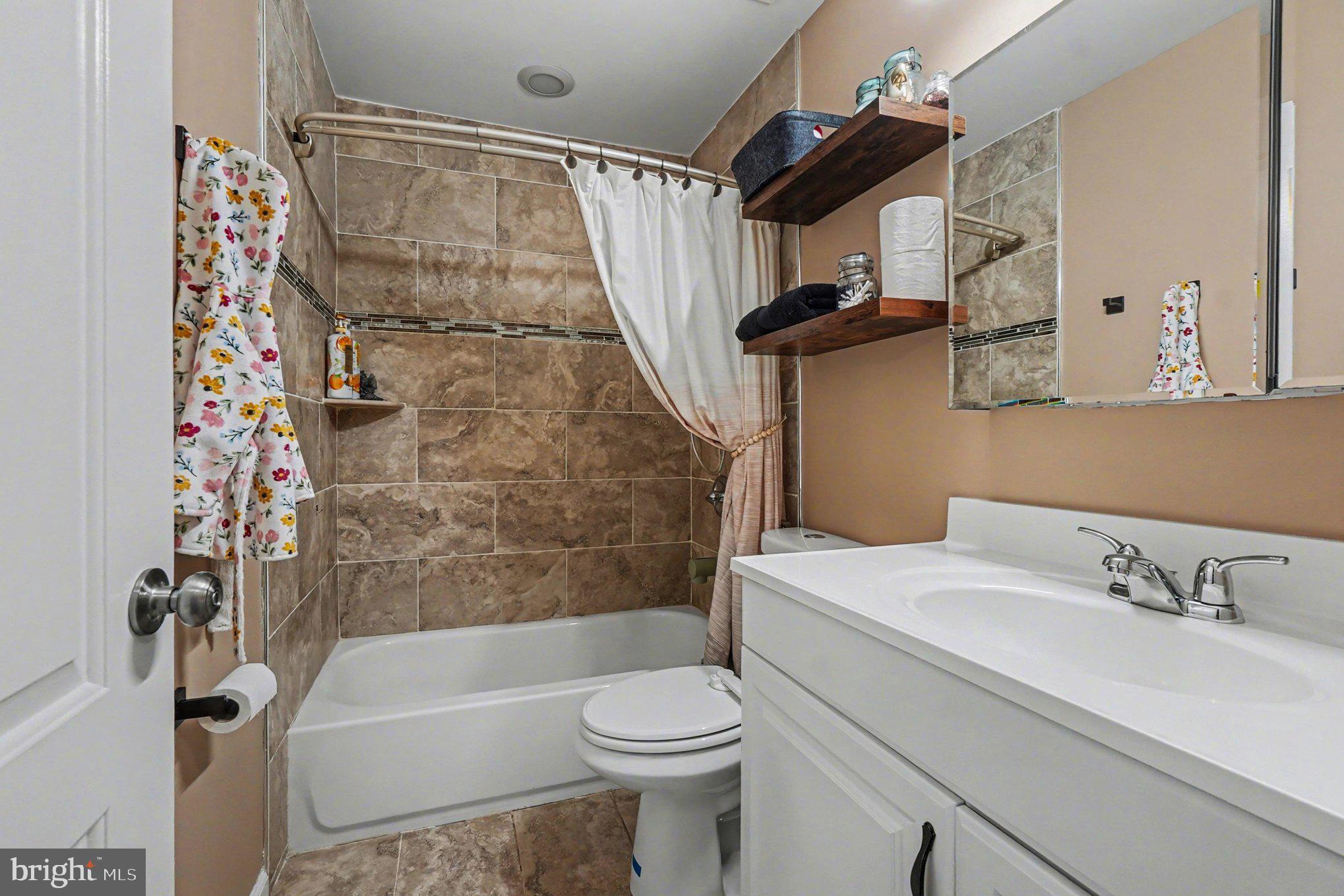 UPTON VILLAGE NORTH - Residential