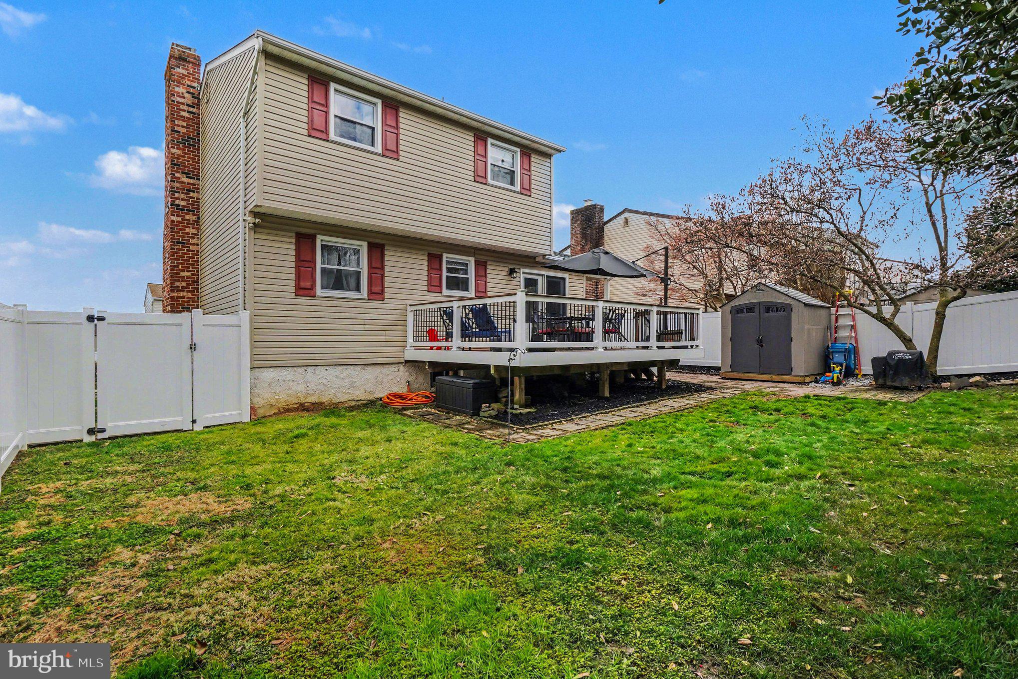 UPTON VILLAGE NORTH - Residential