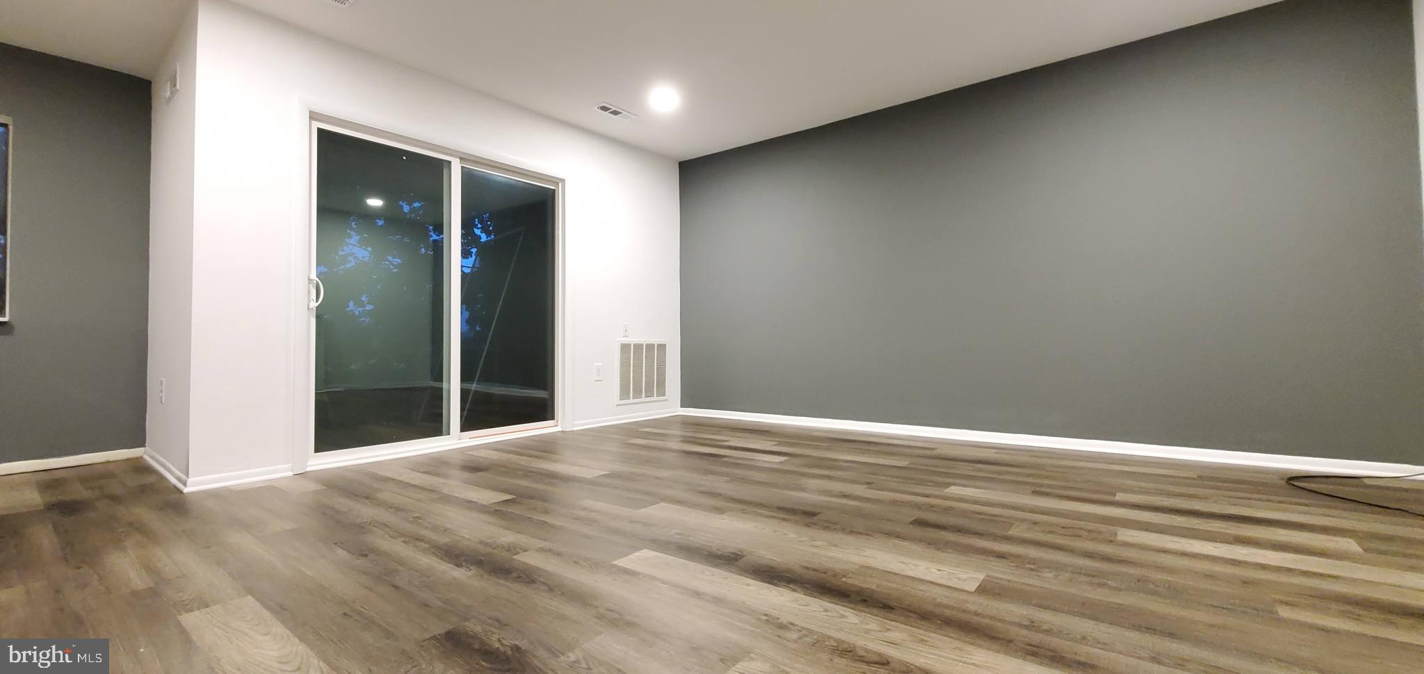 THE MEADOWS - Residential Lease