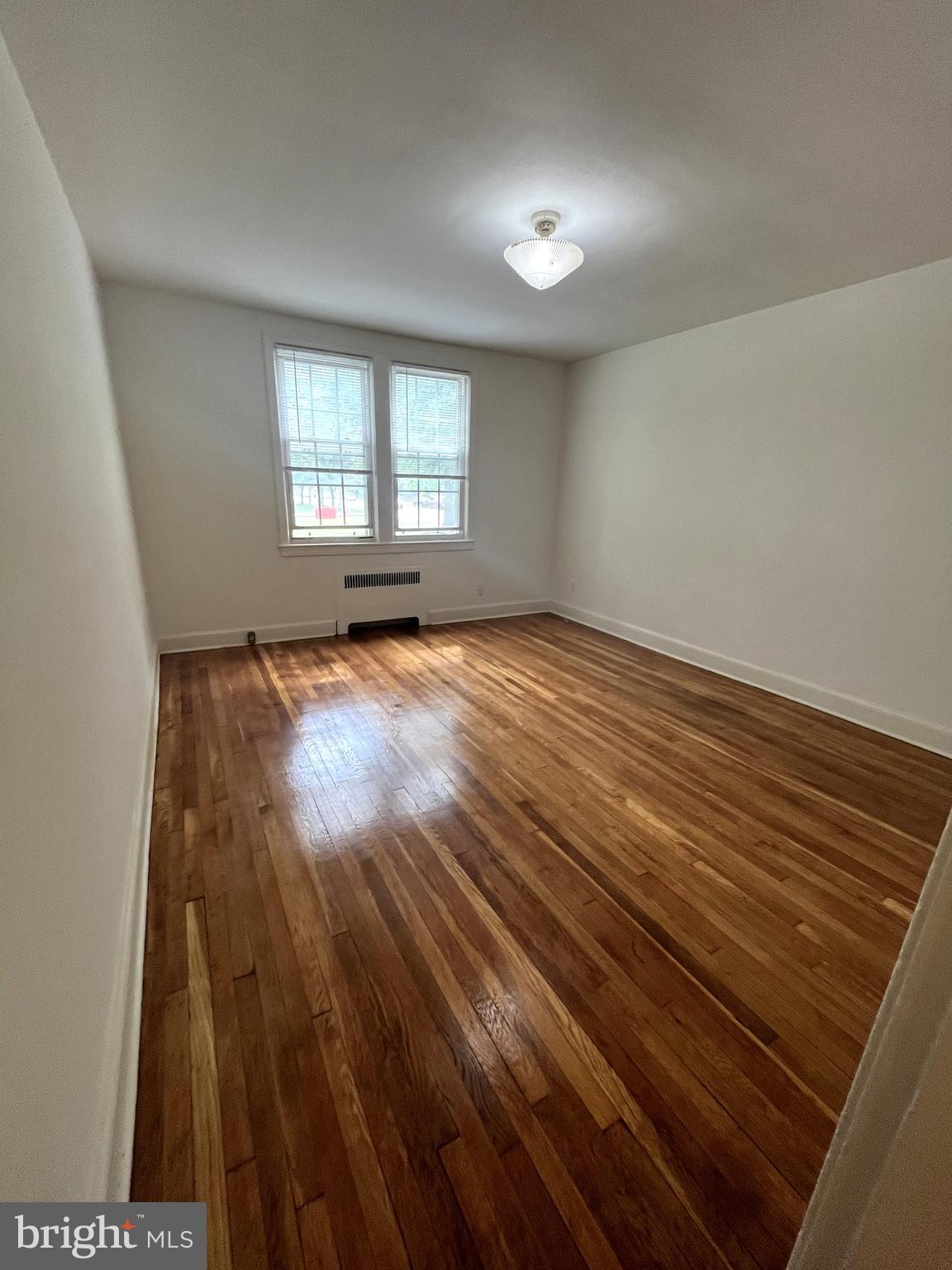 402 E GLENDALE AVENUE 10