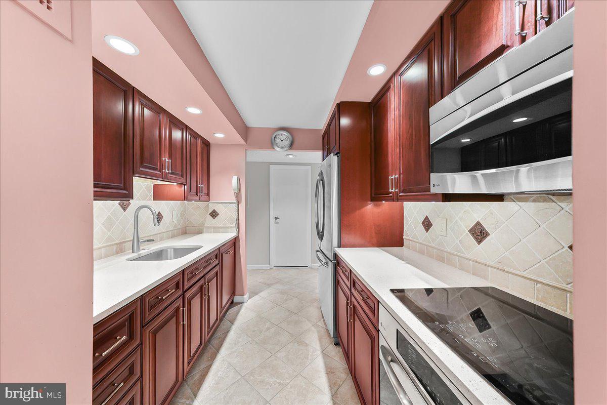800 AVONDALE ROAD 3K