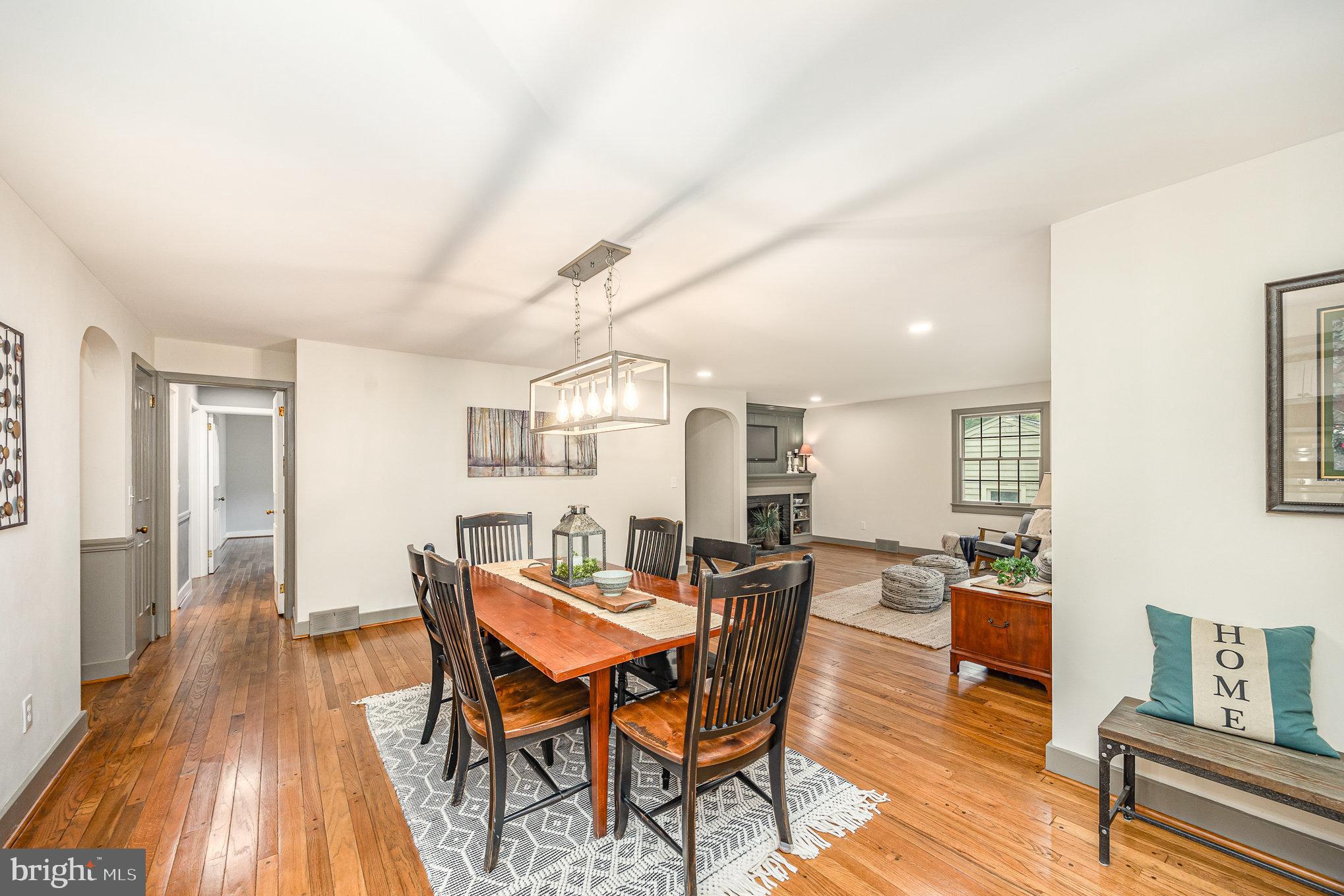 COUNTRY CLUB HILLS - Residential