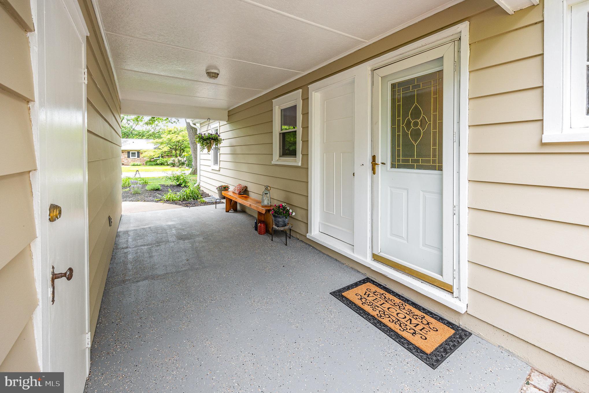 COUNTRY CLUB HILLS - Residential