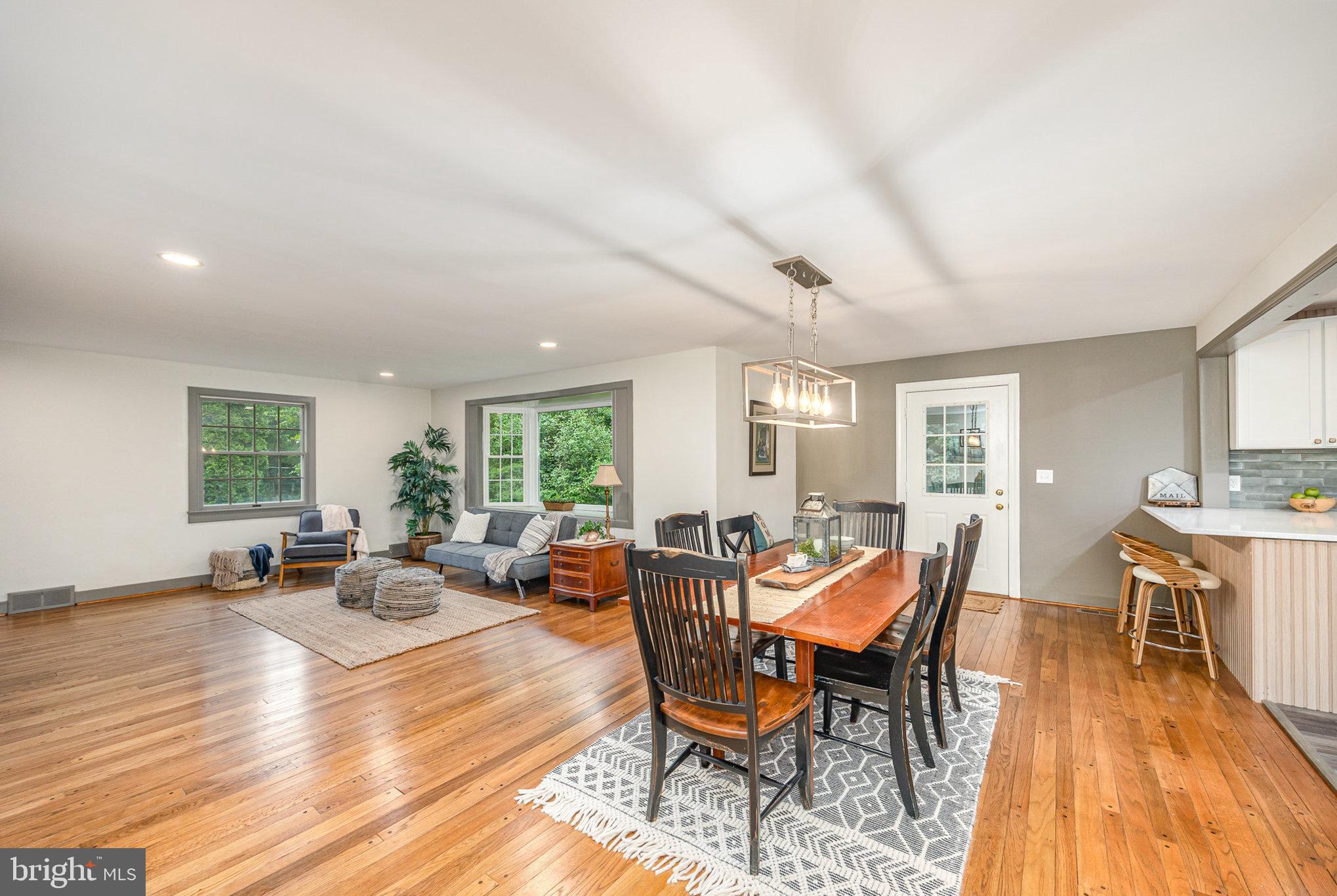 COUNTRY CLUB HILLS - Residential
