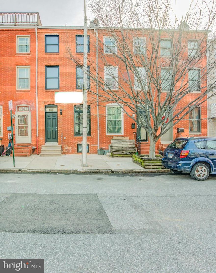 EXQUISITELY  APPOINTED AVERY PROPERTIES 10 YR PRE-APPROVED CHAP RENOVATION IN PRIME UPPER FELLS POINT. 3 BEDROOMS, 2 EN-SUITE, 3.5 BATHS, BEAUTIFUL HARDWOODS ON MAIN LEVEL, LIVING ROOM W/COFFER CEILINGS, CROWN MOLDING AND ORIGINAL FIREPLACE MANTLE. UPDATED KITCHEN SHINES W/ GRANITE COUNTERS, SHAKER CABINETS & STAINLESS STEEL APPLIANCES.  2 EN-SUITES W/ TILED BATHS, DOUBLE SINKS AND WALK-IN CLOSETS.  ENJOY SWEEPING VIEW OF DOWNTOWN FROM YOUR ROOF TERRACE!