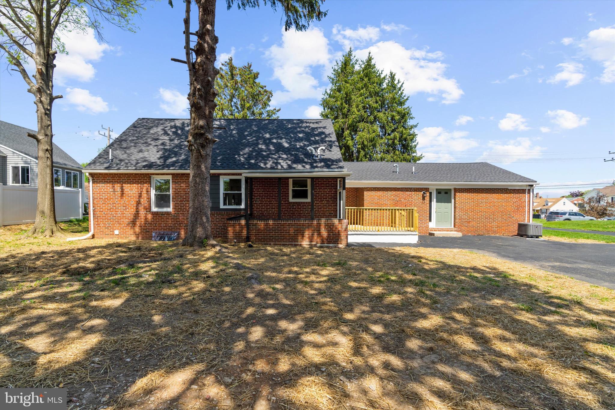 ROLAND TERRACE - Residential