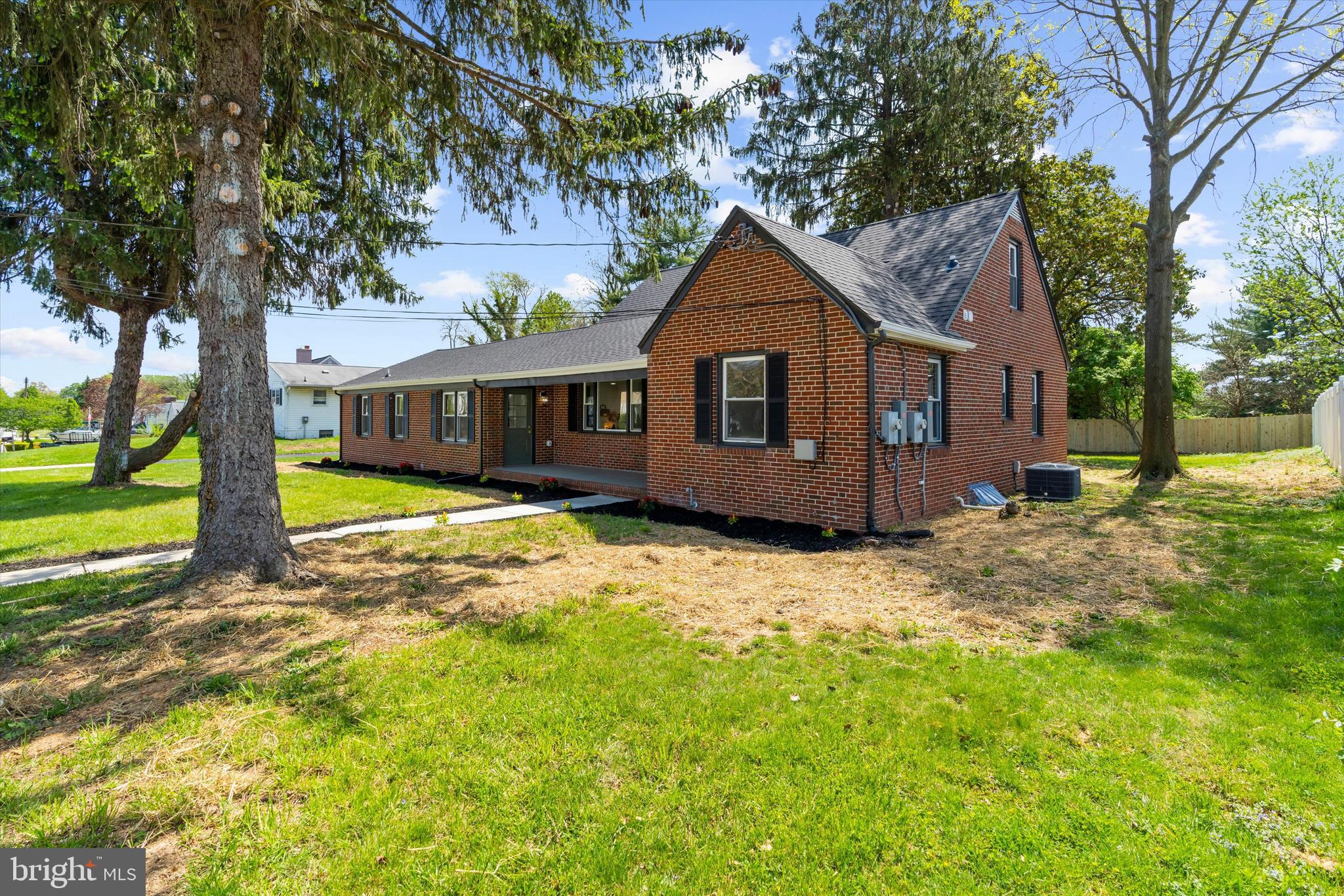 ROLAND TERRACE - Residential