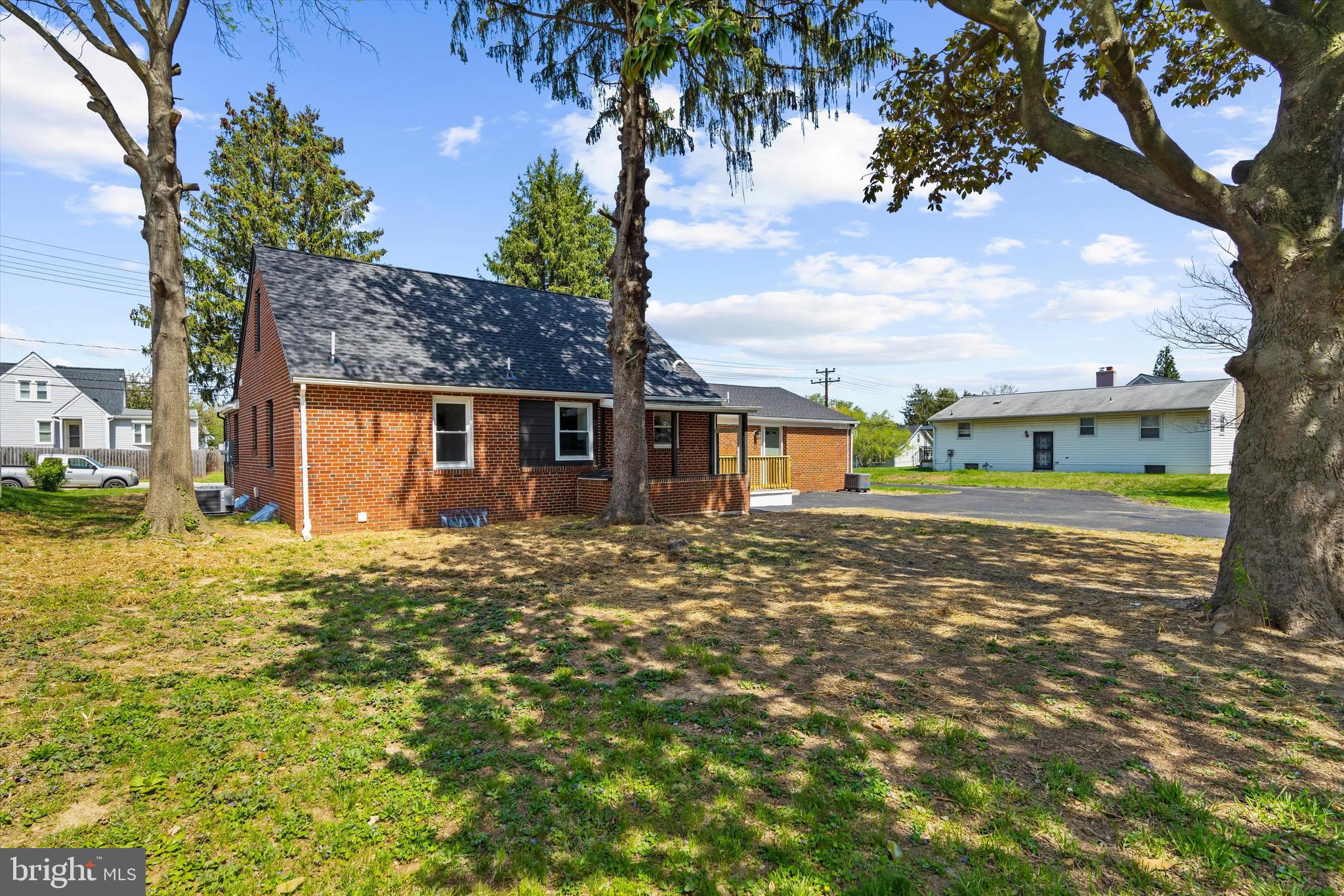 ROLAND TERRACE - Residential