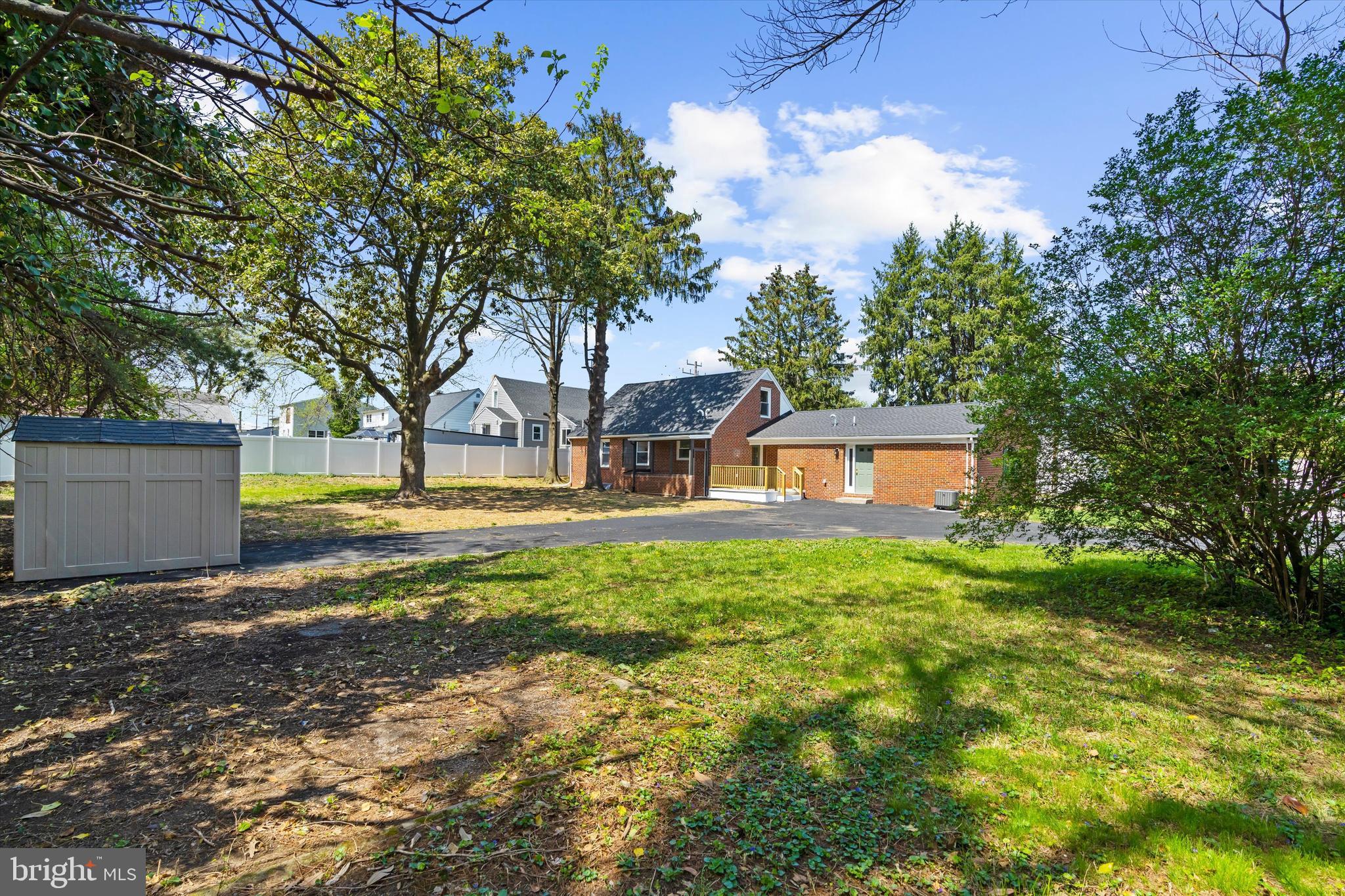 ROLAND TERRACE - Residential