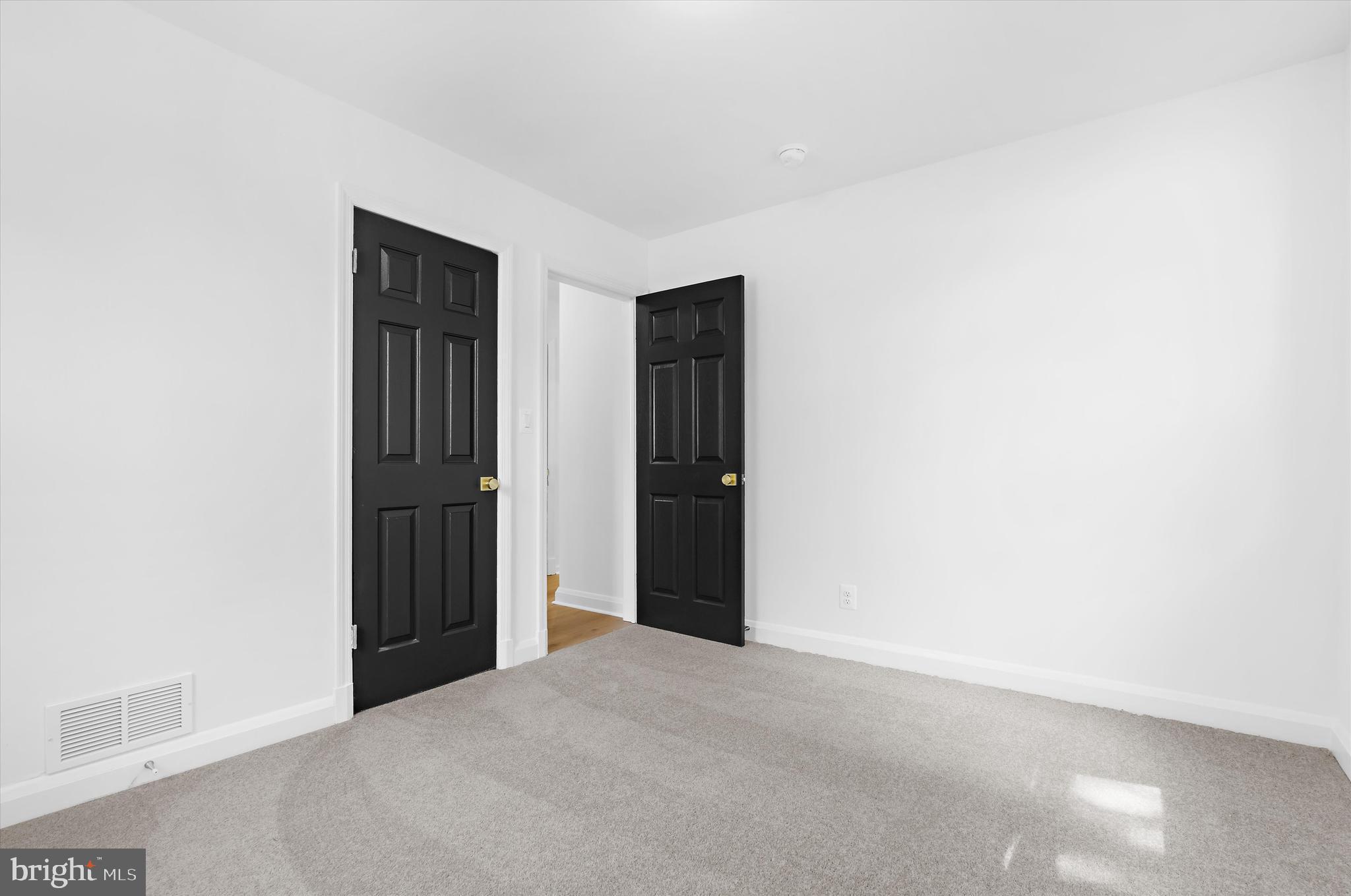 ROLAND TERRACE - Residential