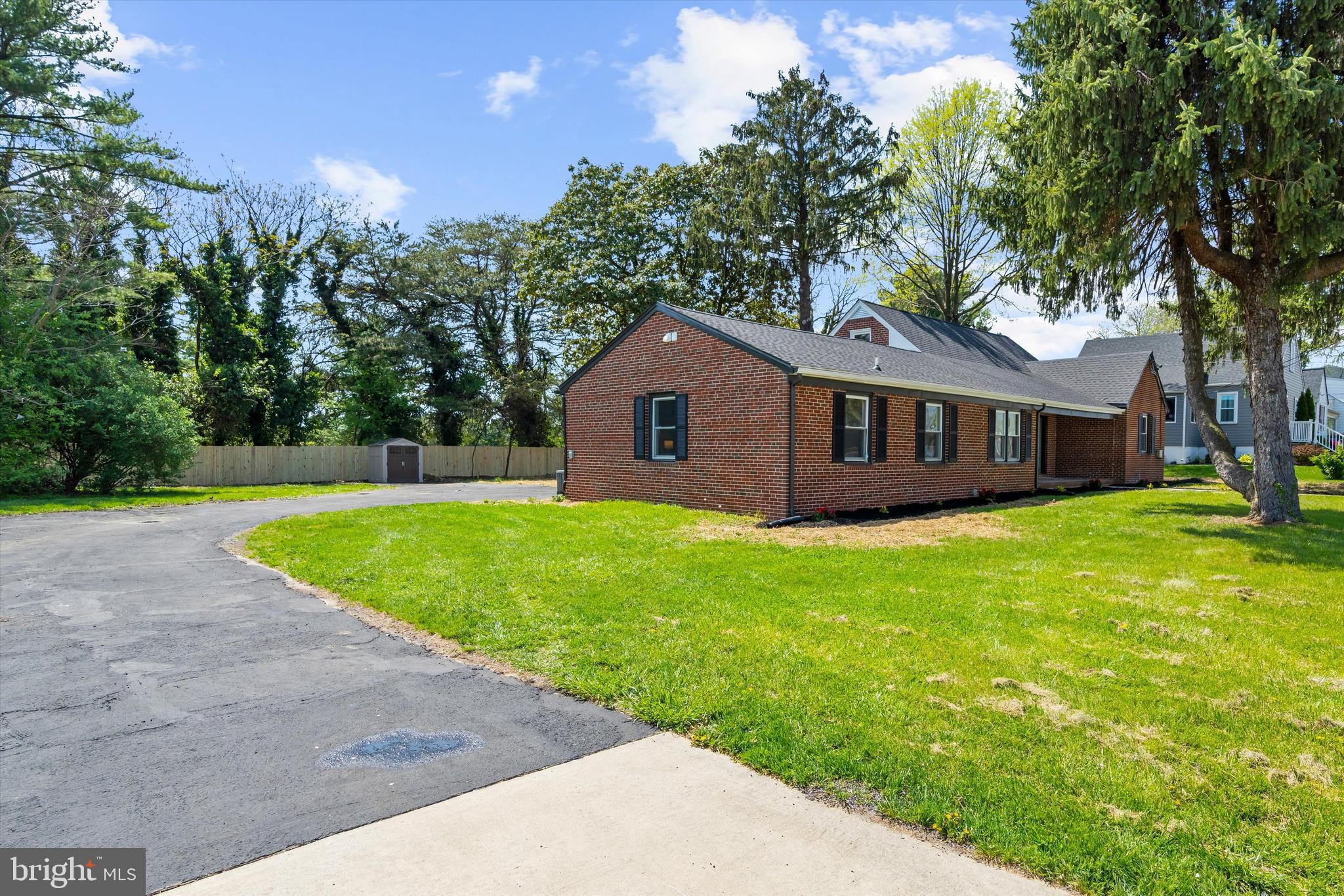 ROLAND TERRACE - Residential