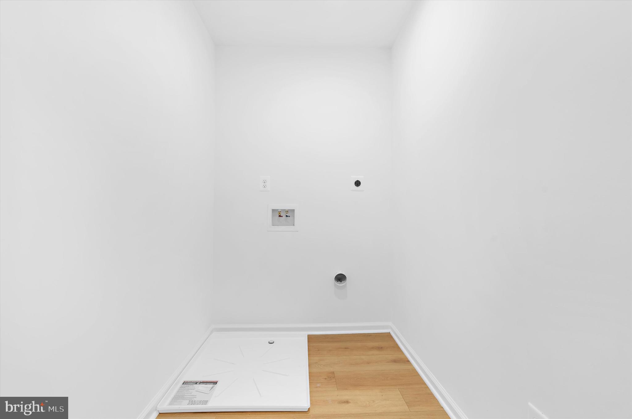 ROLAND TERRACE - Residential