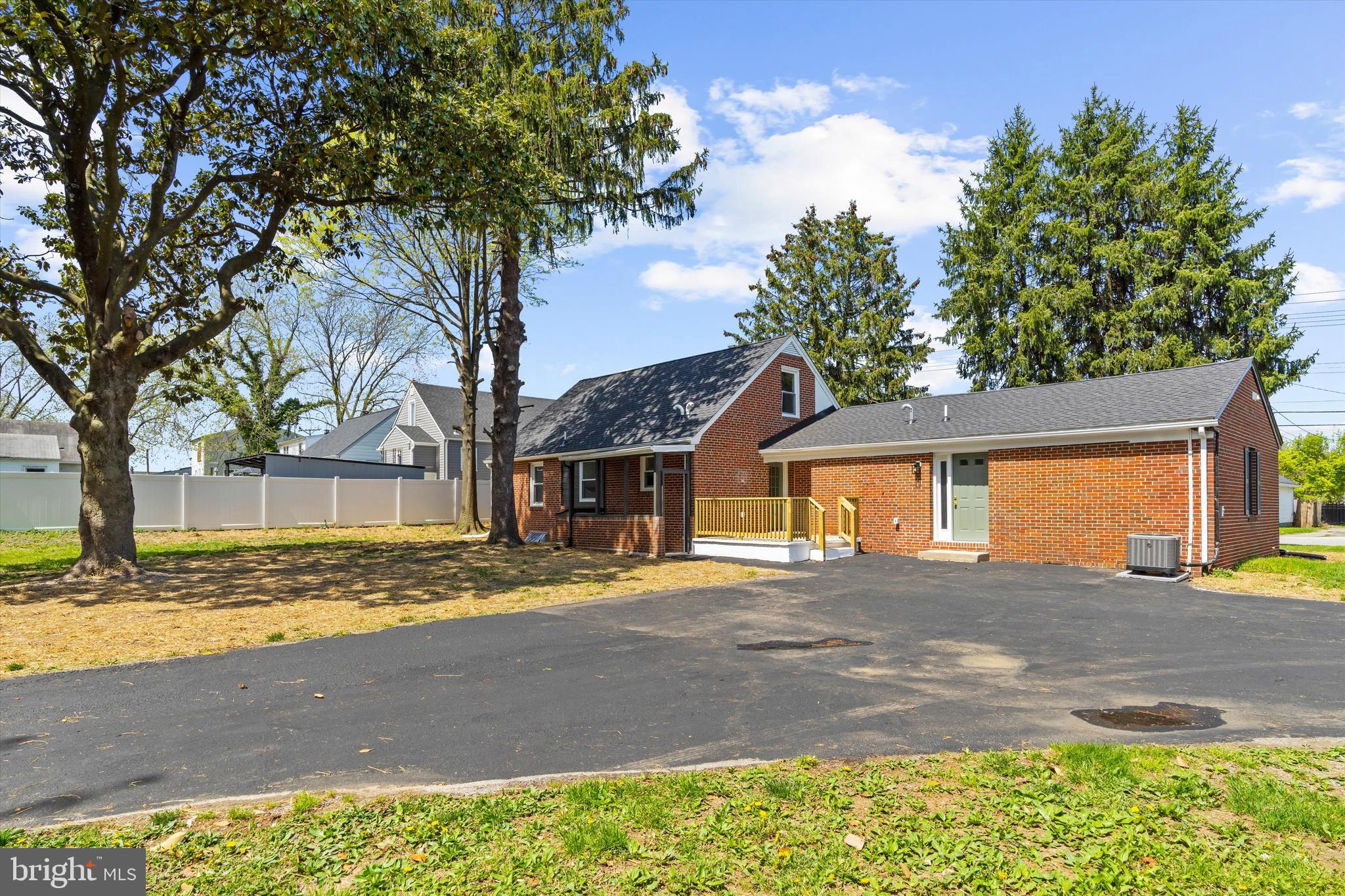 ROLAND TERRACE - Residential