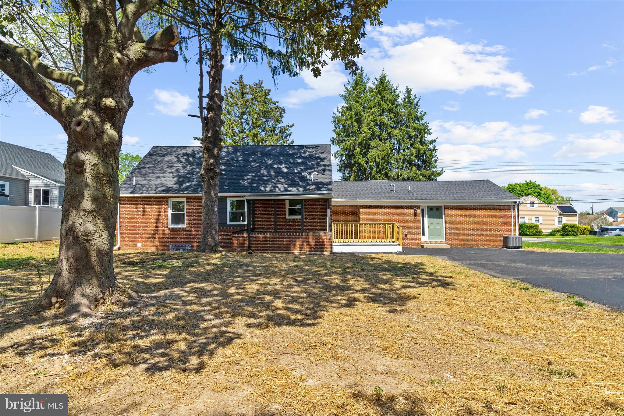 ROLAND TERRACE - Residential