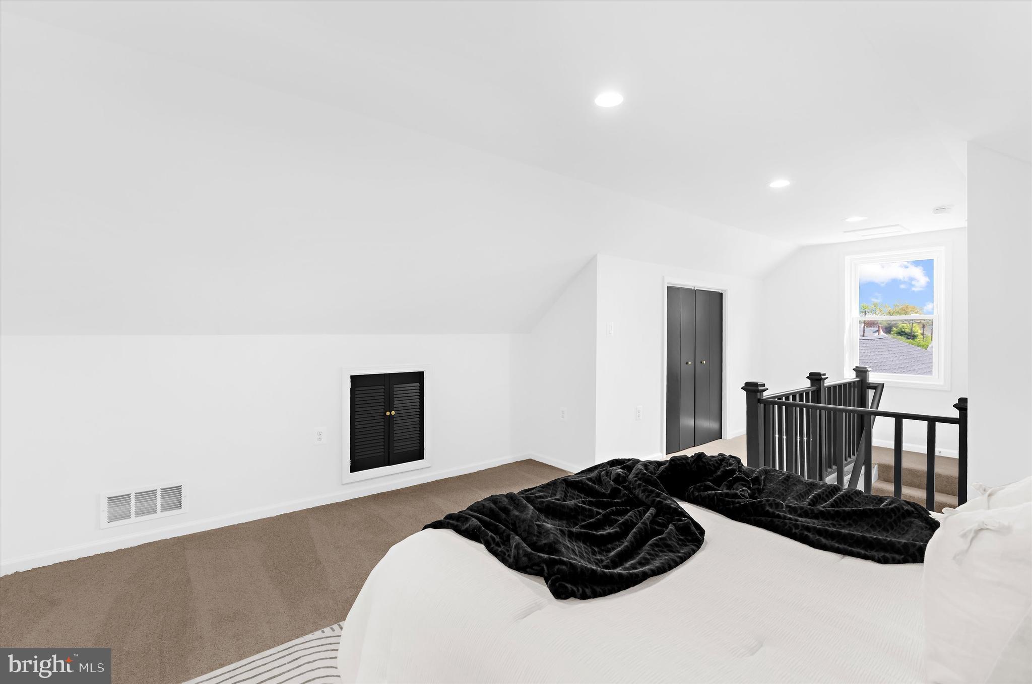 ROLAND TERRACE - Residential