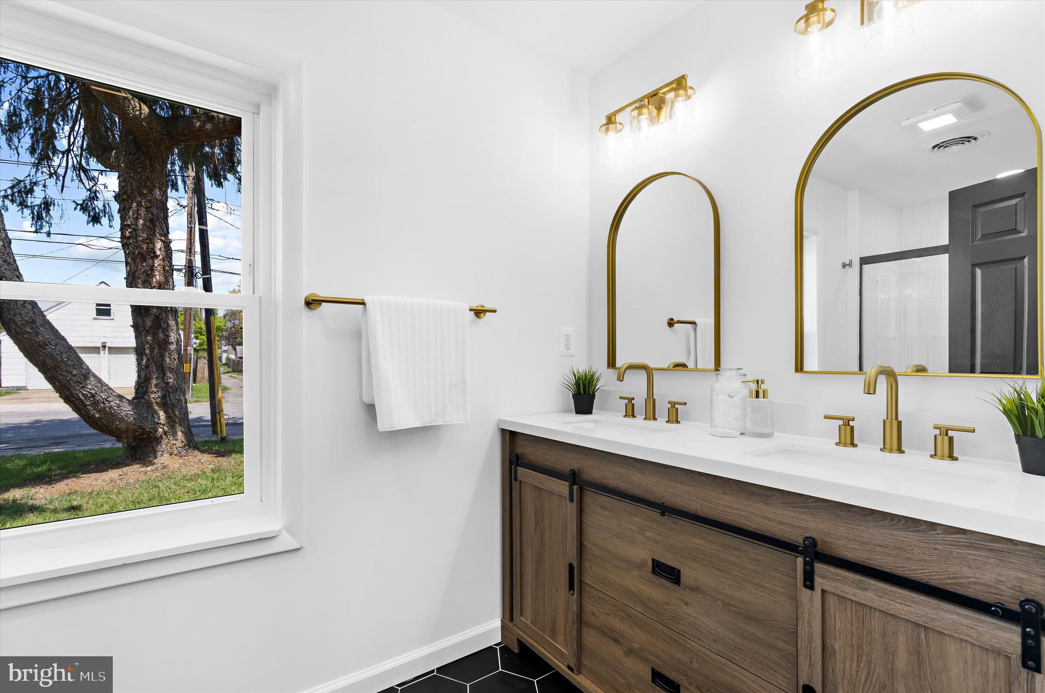 ROLAND TERRACE - Residential