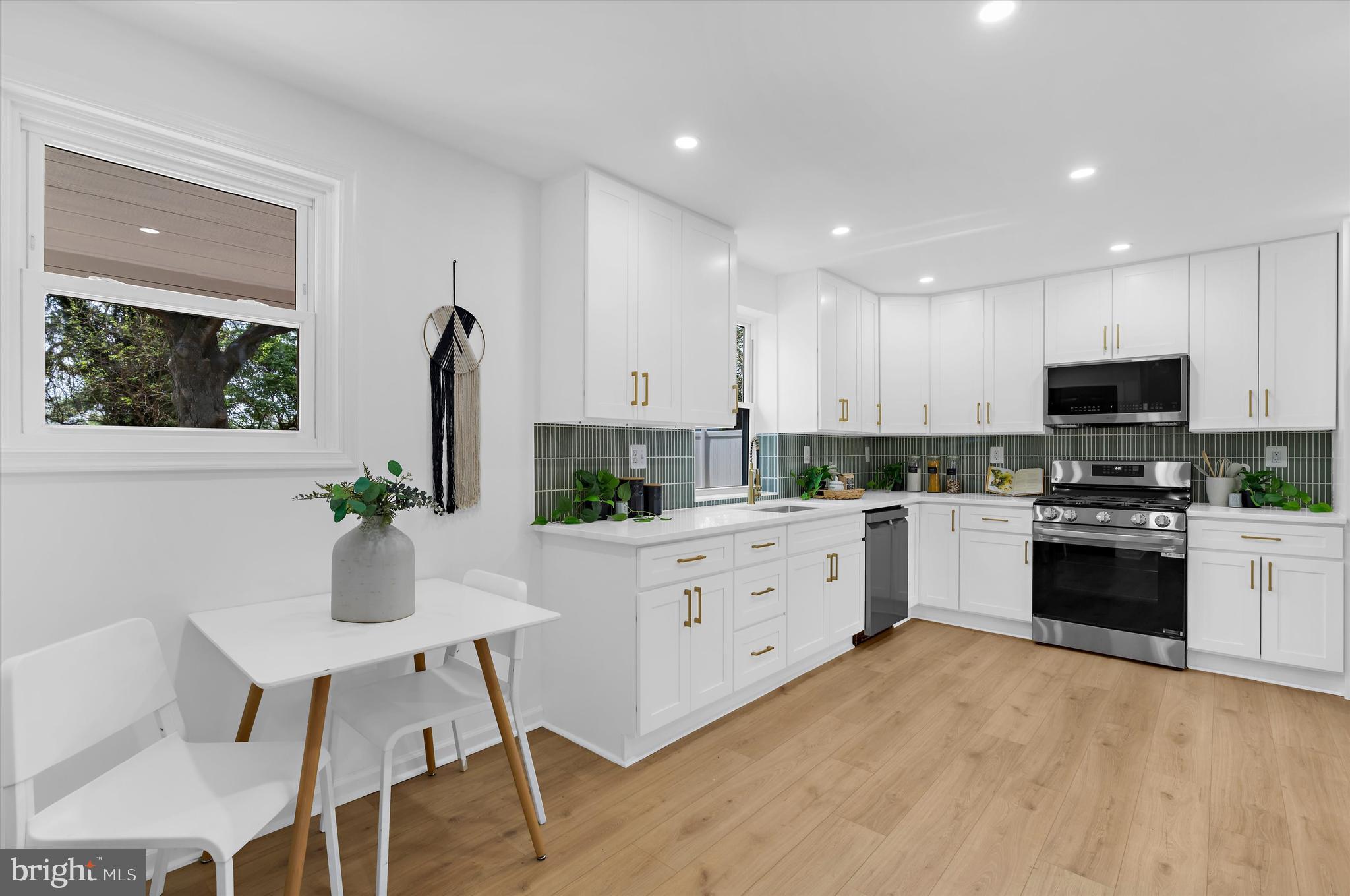 ROLAND TERRACE - Residential