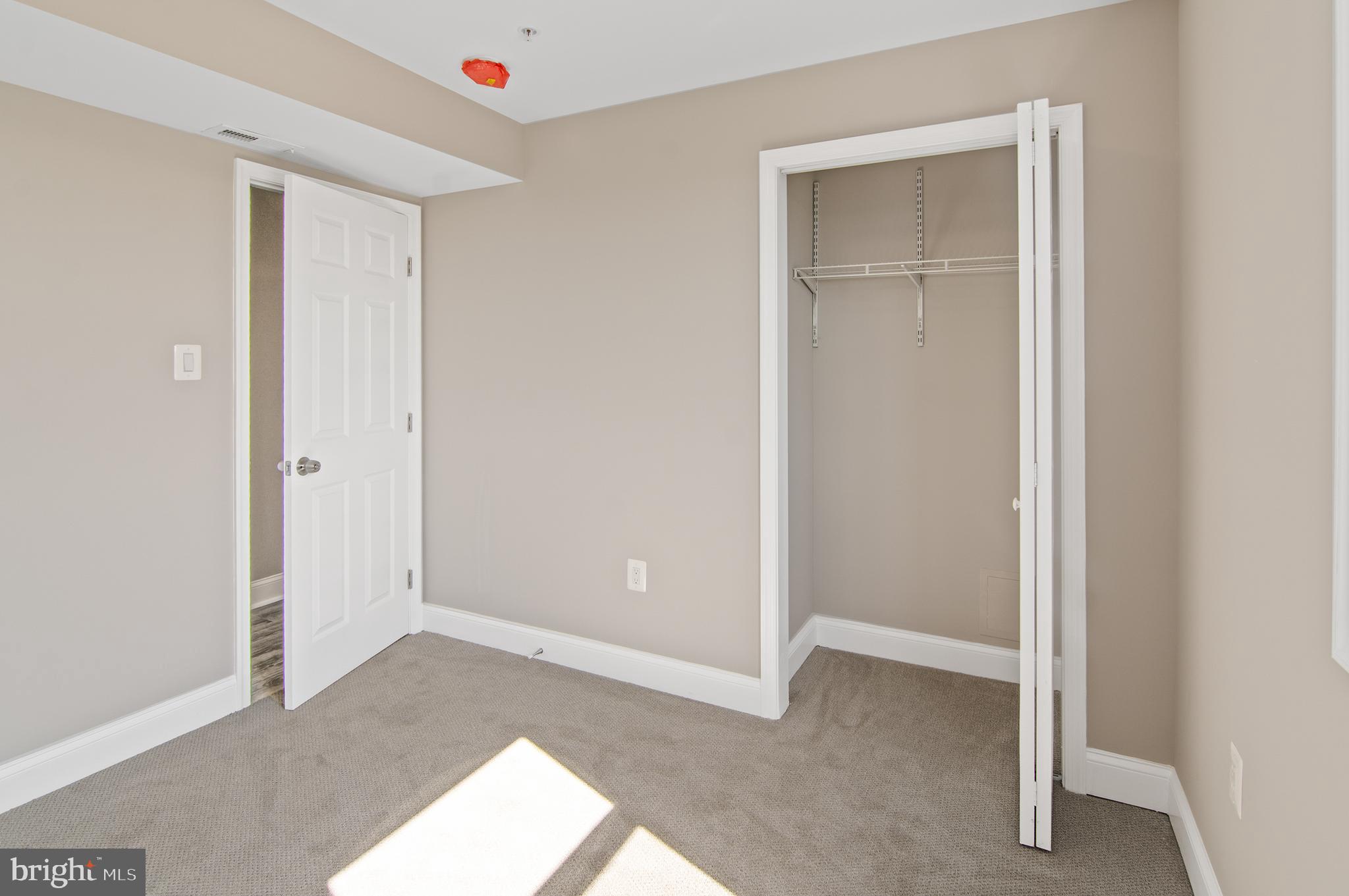 ELLWOOD PARK - Residential Lease