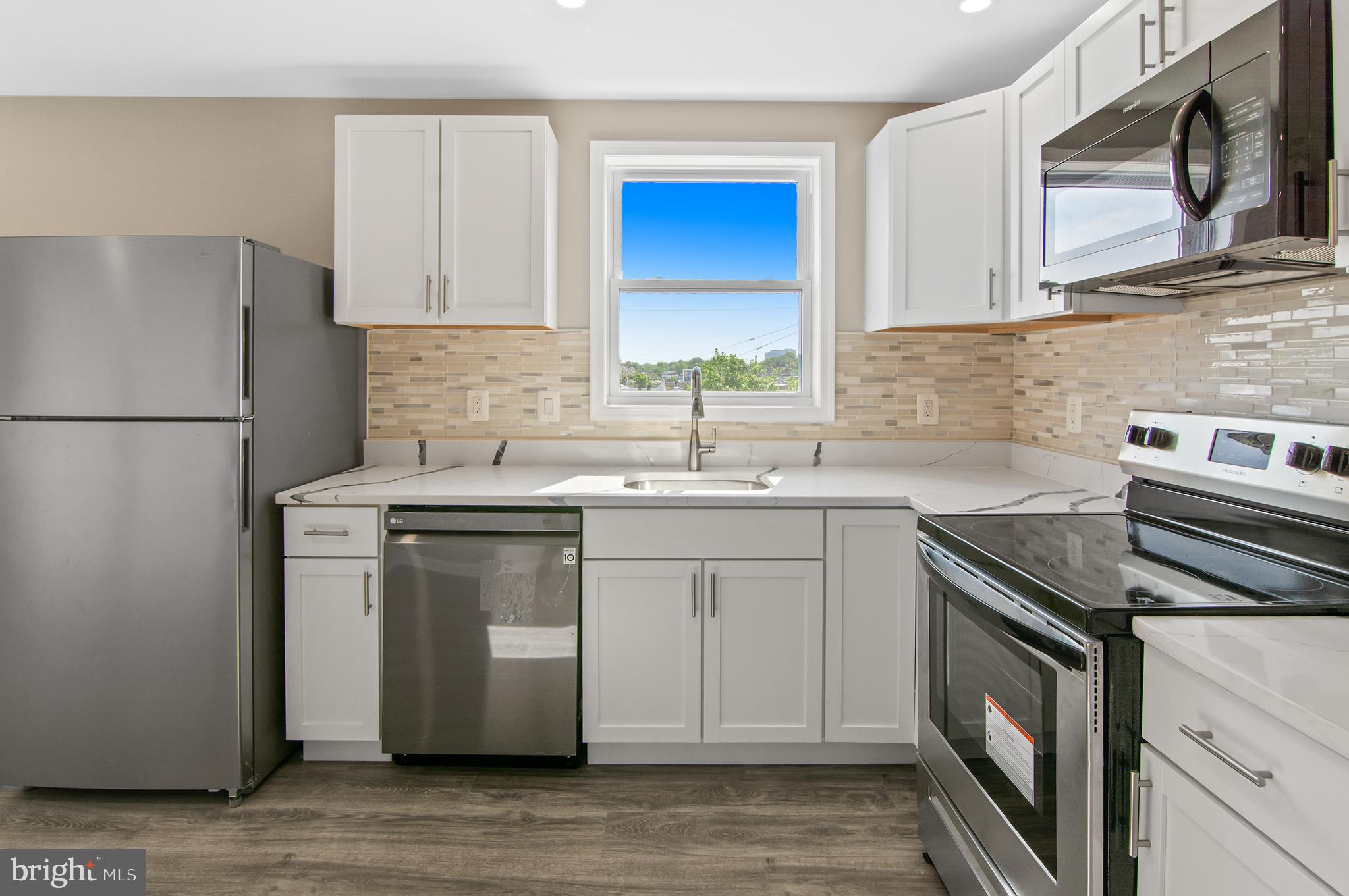 ELLWOOD PARK - Residential Lease