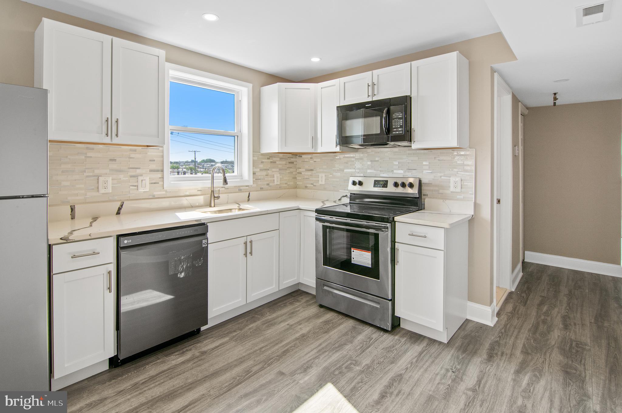 ELLWOOD PARK - Residential Lease