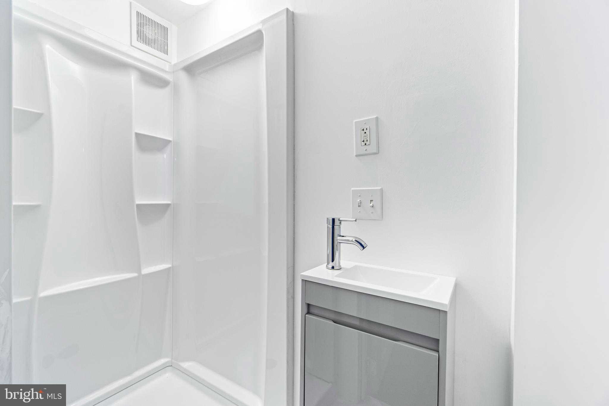 BEECHFIELD - Residential Lease