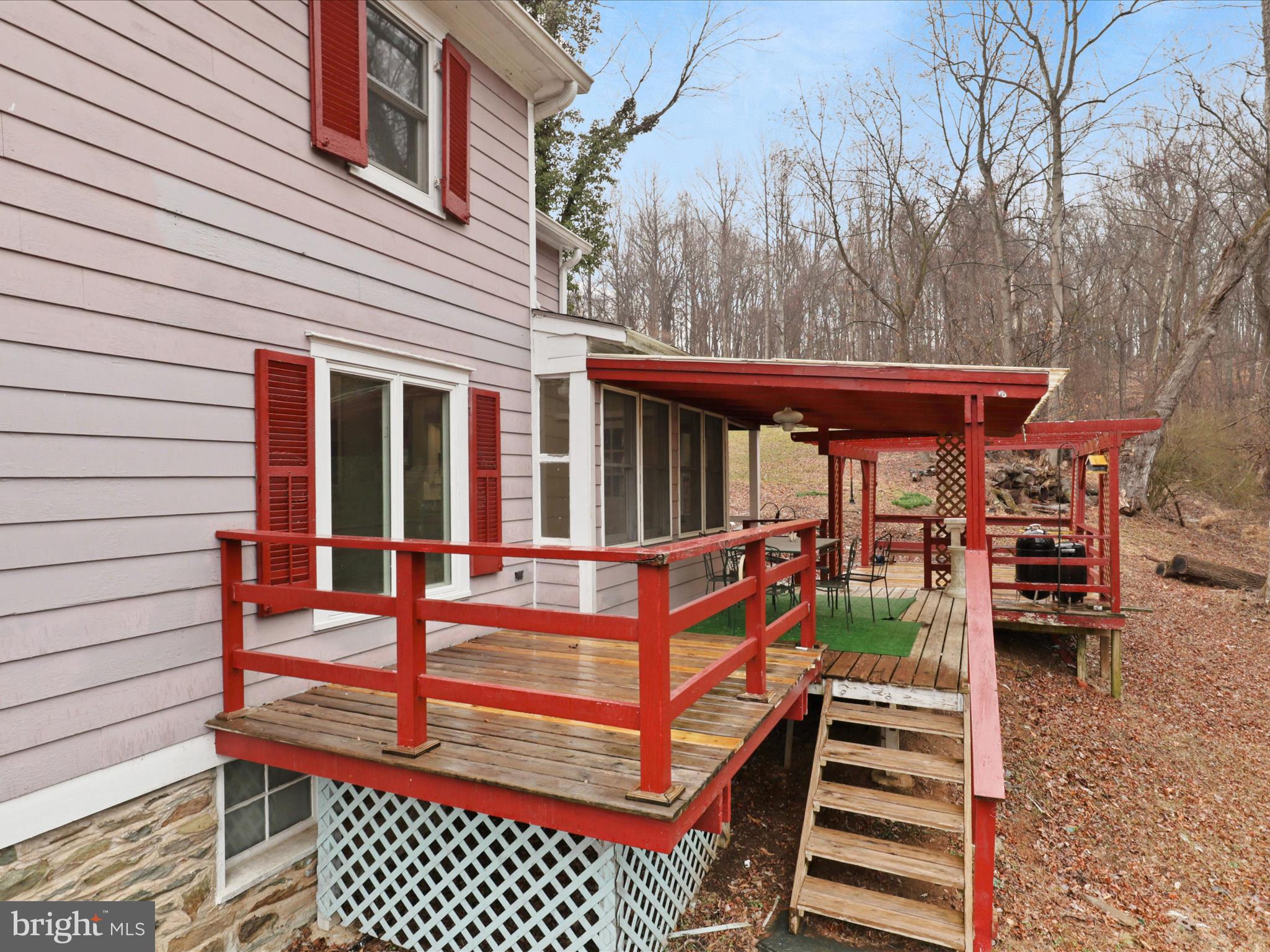 LEESBURG - Residential