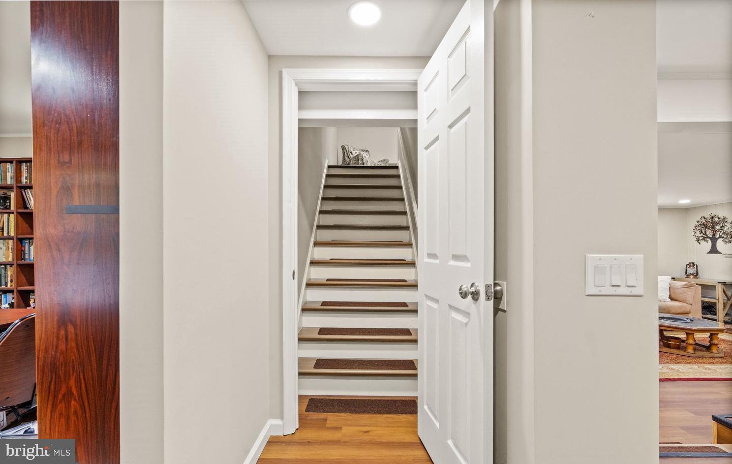 LEESBURG - Residential