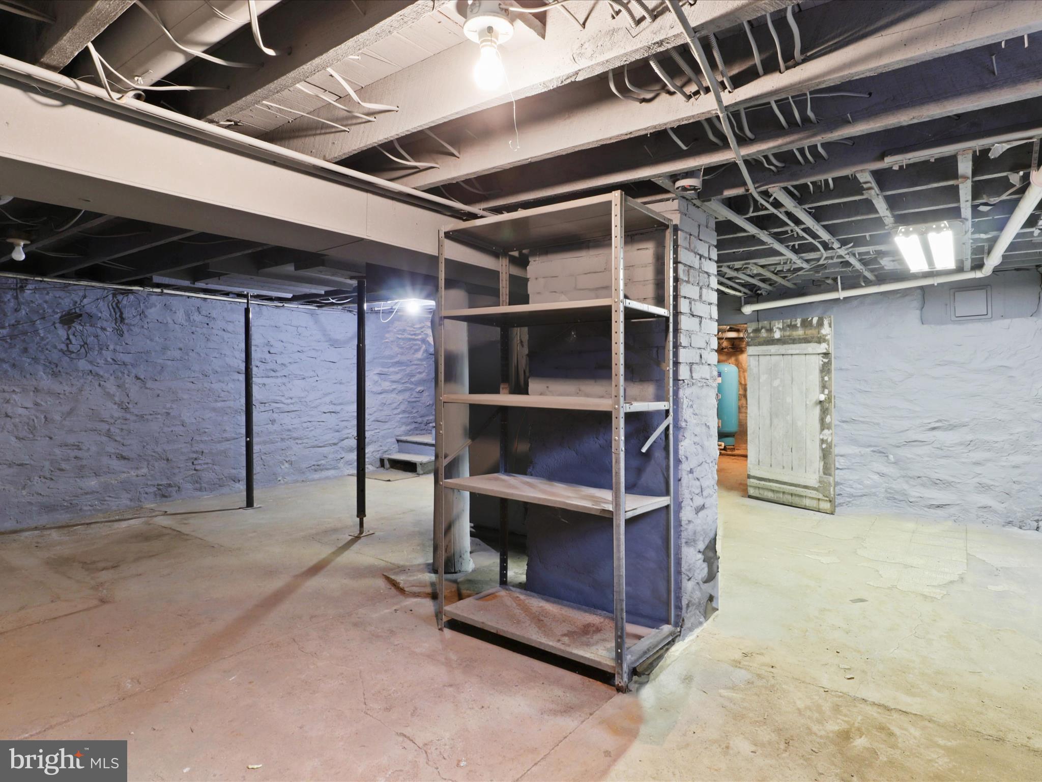 LEESBURG - Residential