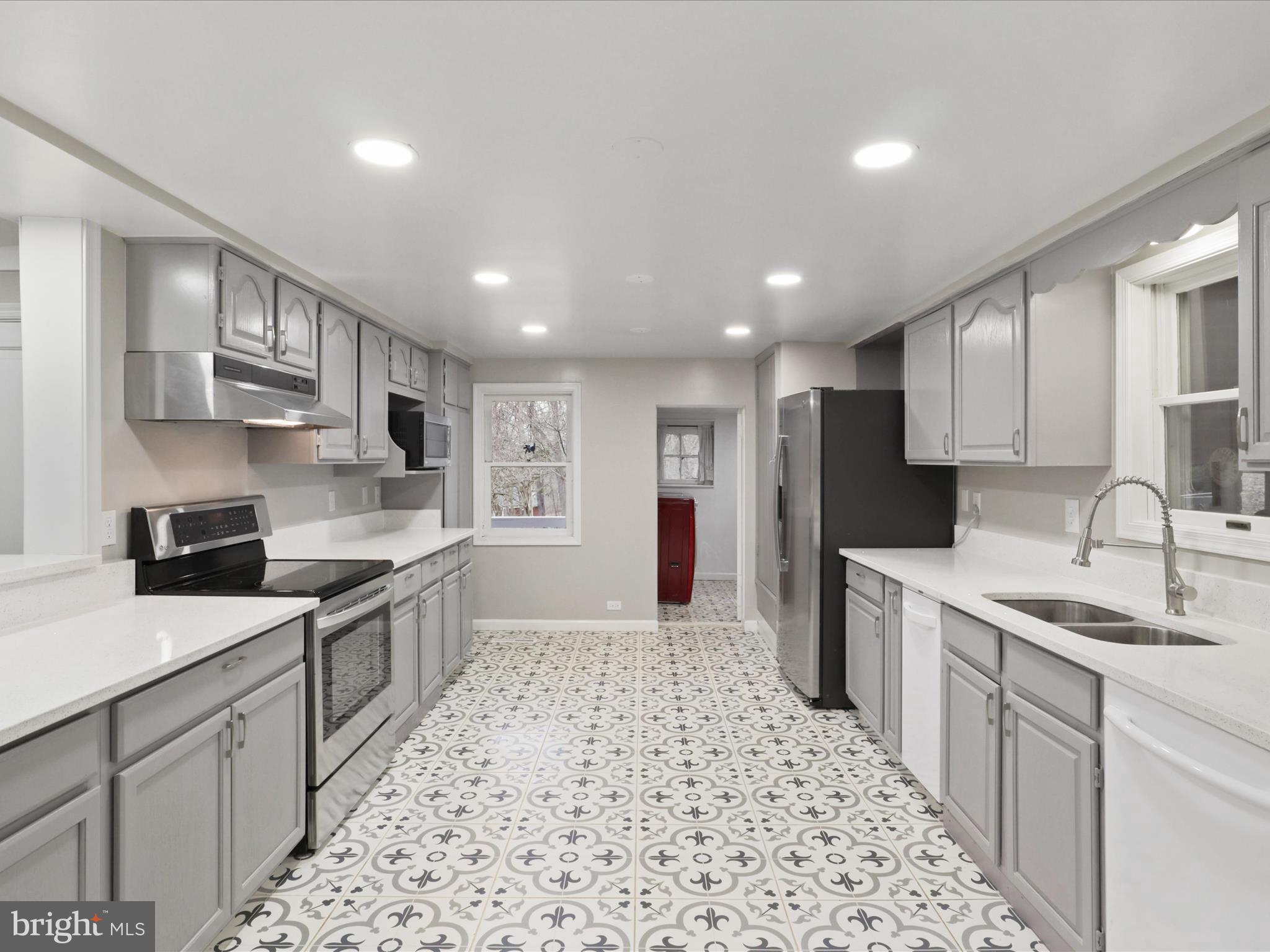 LEESBURG - Residential