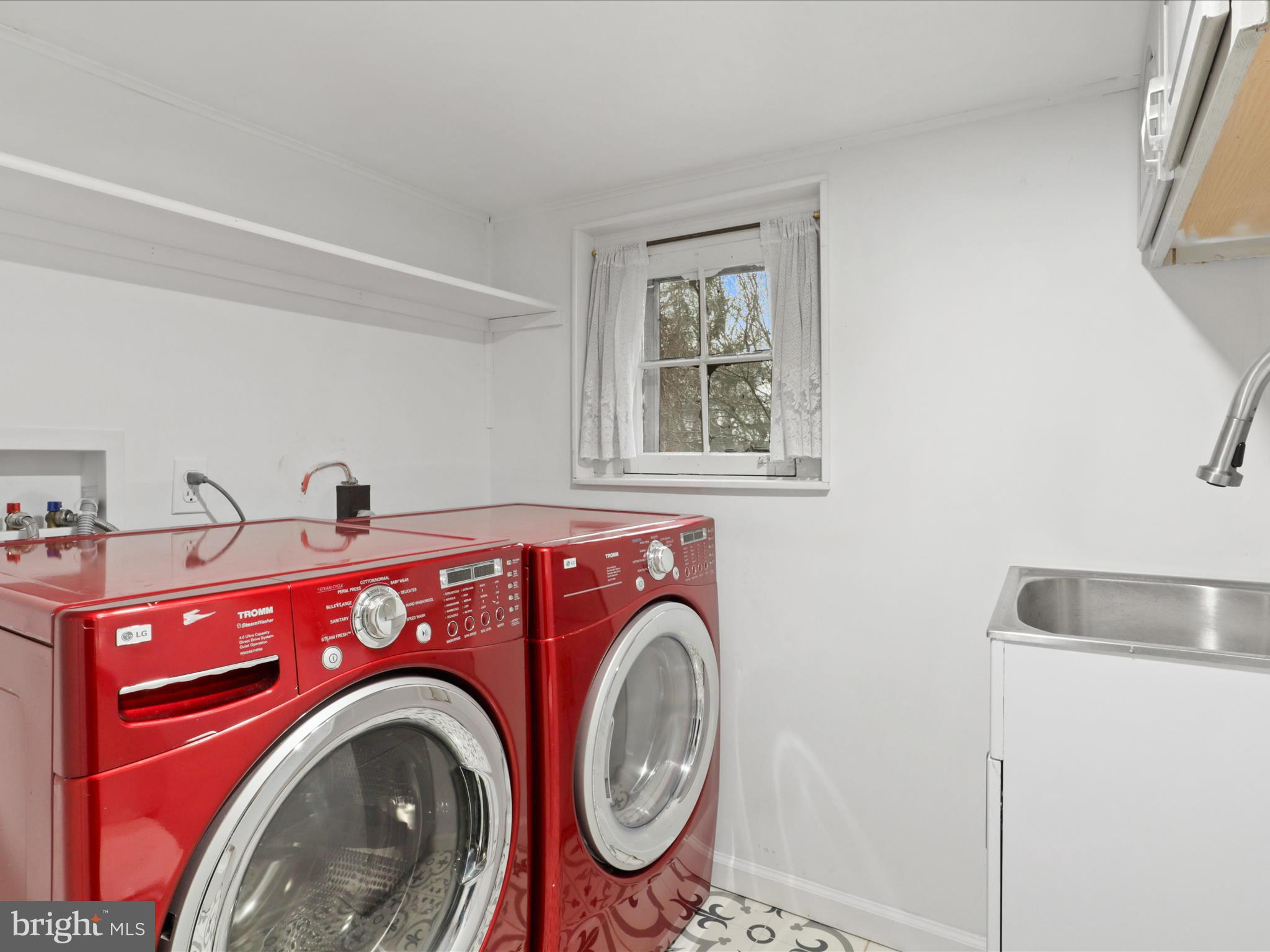 LEESBURG - Residential