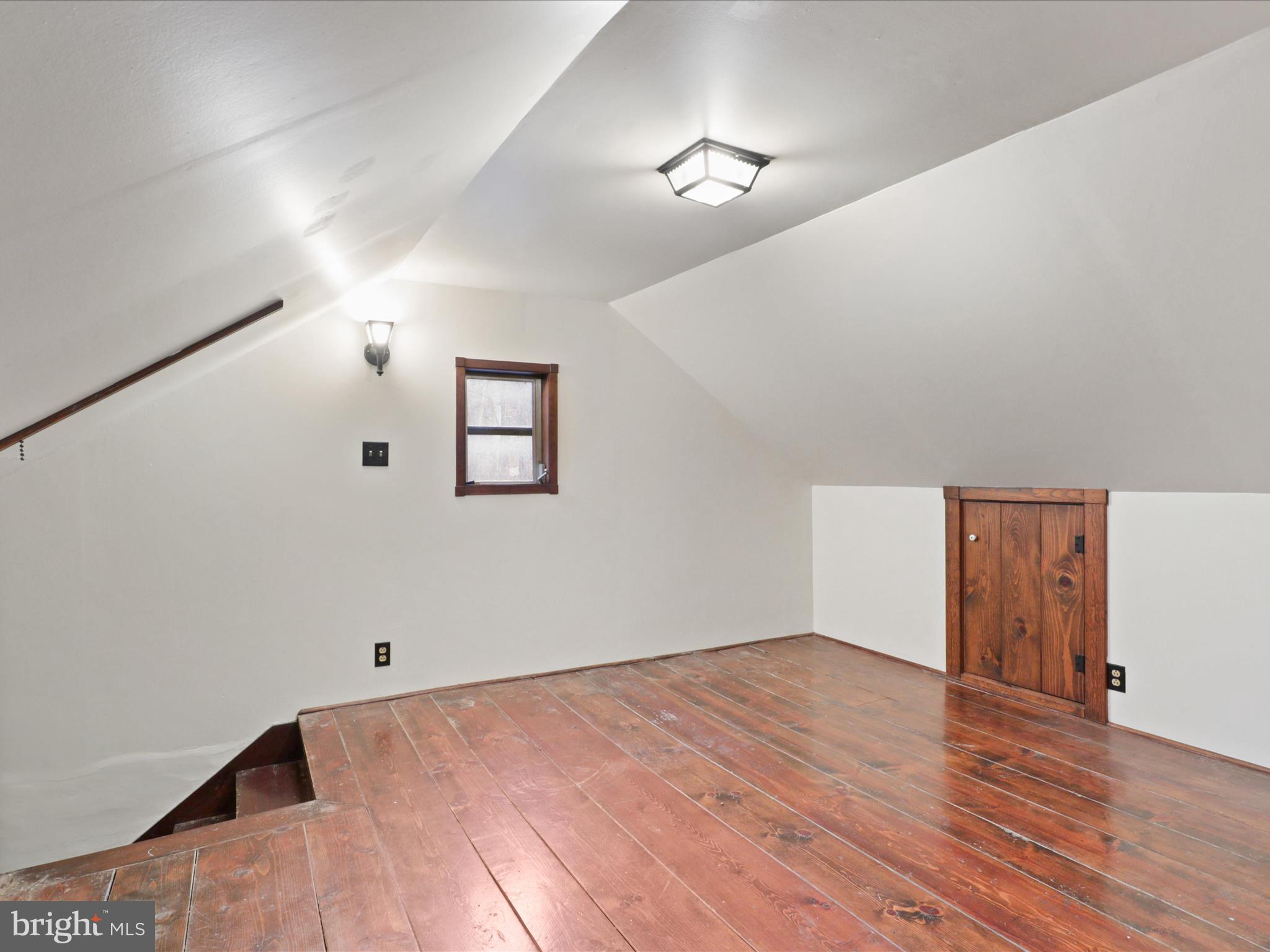 LEESBURG - Residential