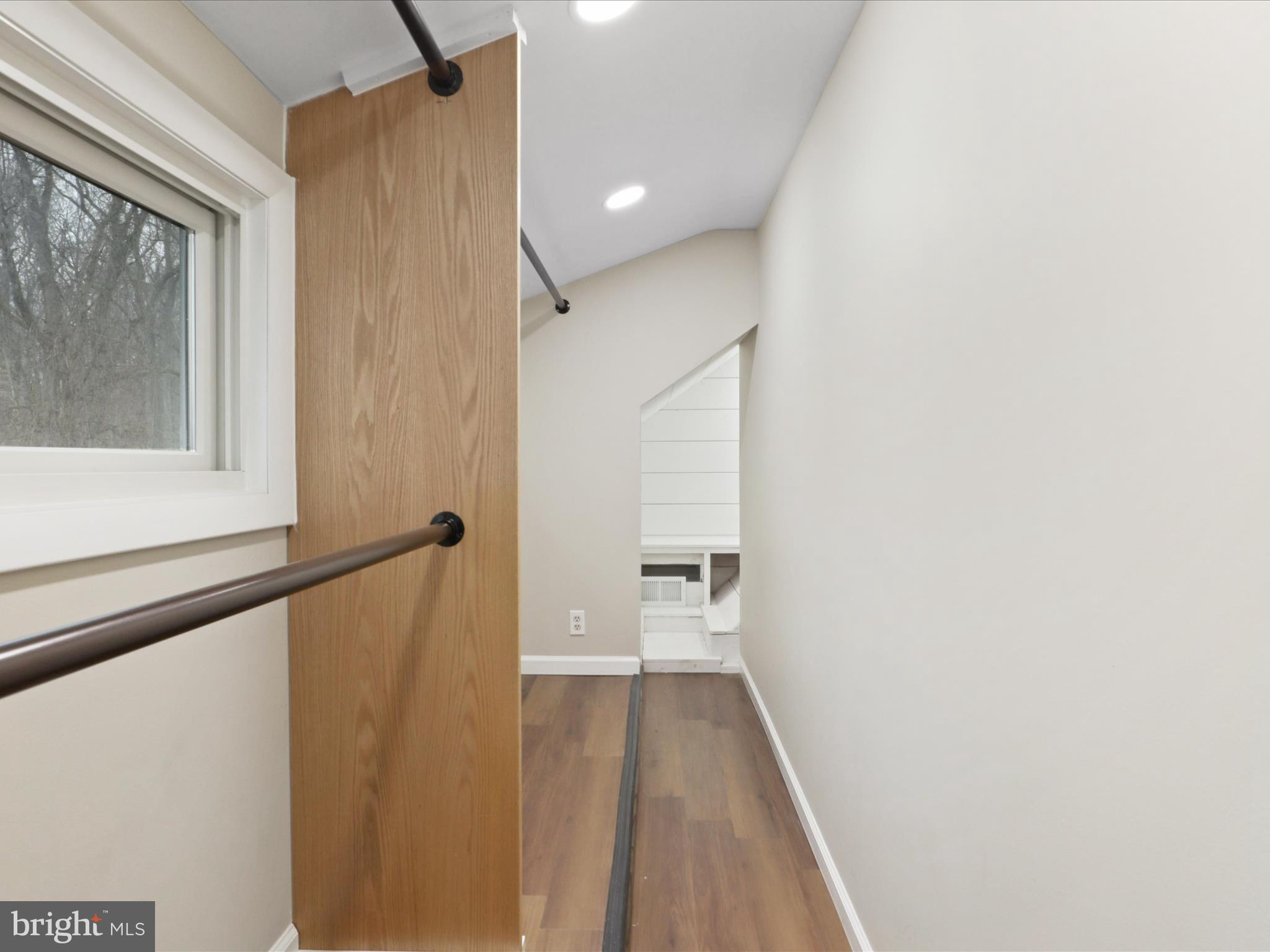 LEESBURG - Residential