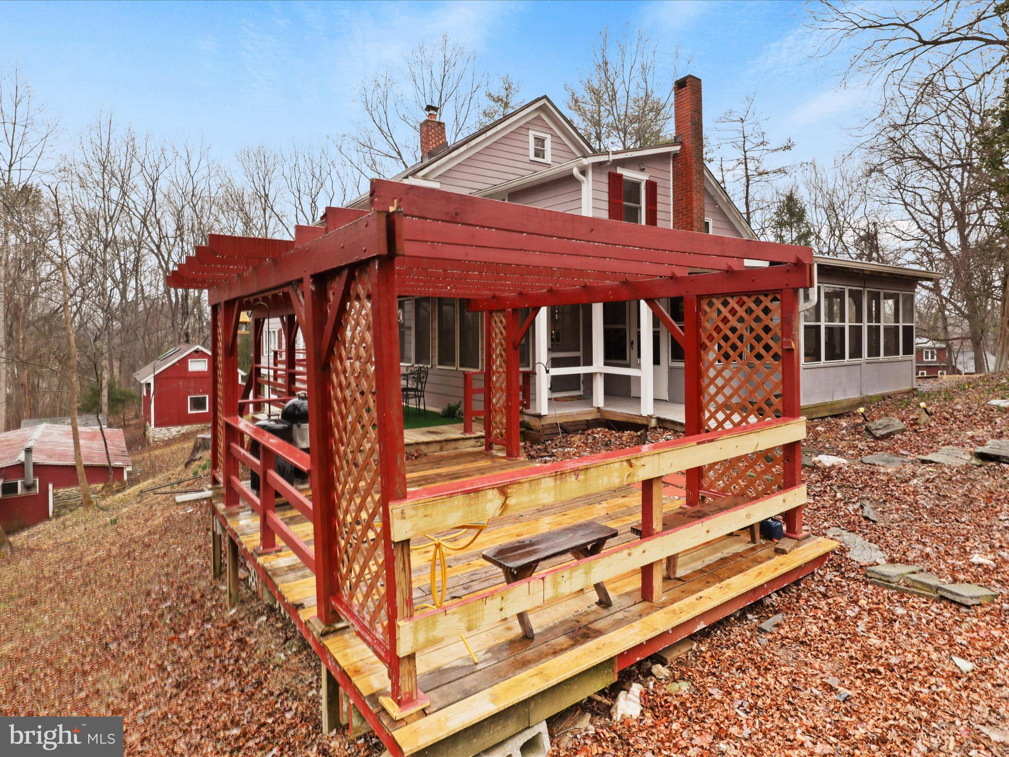 LEESBURG - Residential