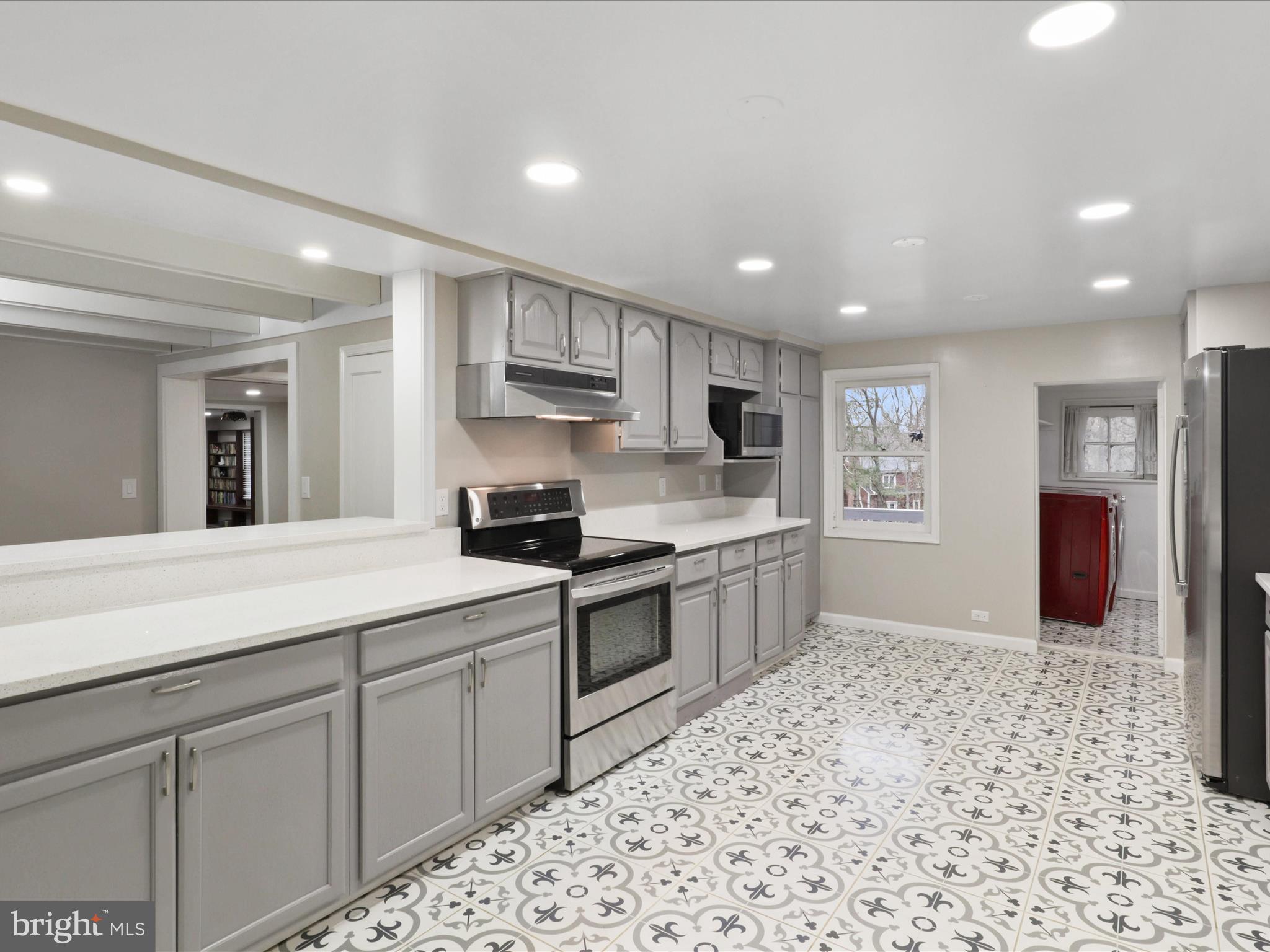 LEESBURG - Residential