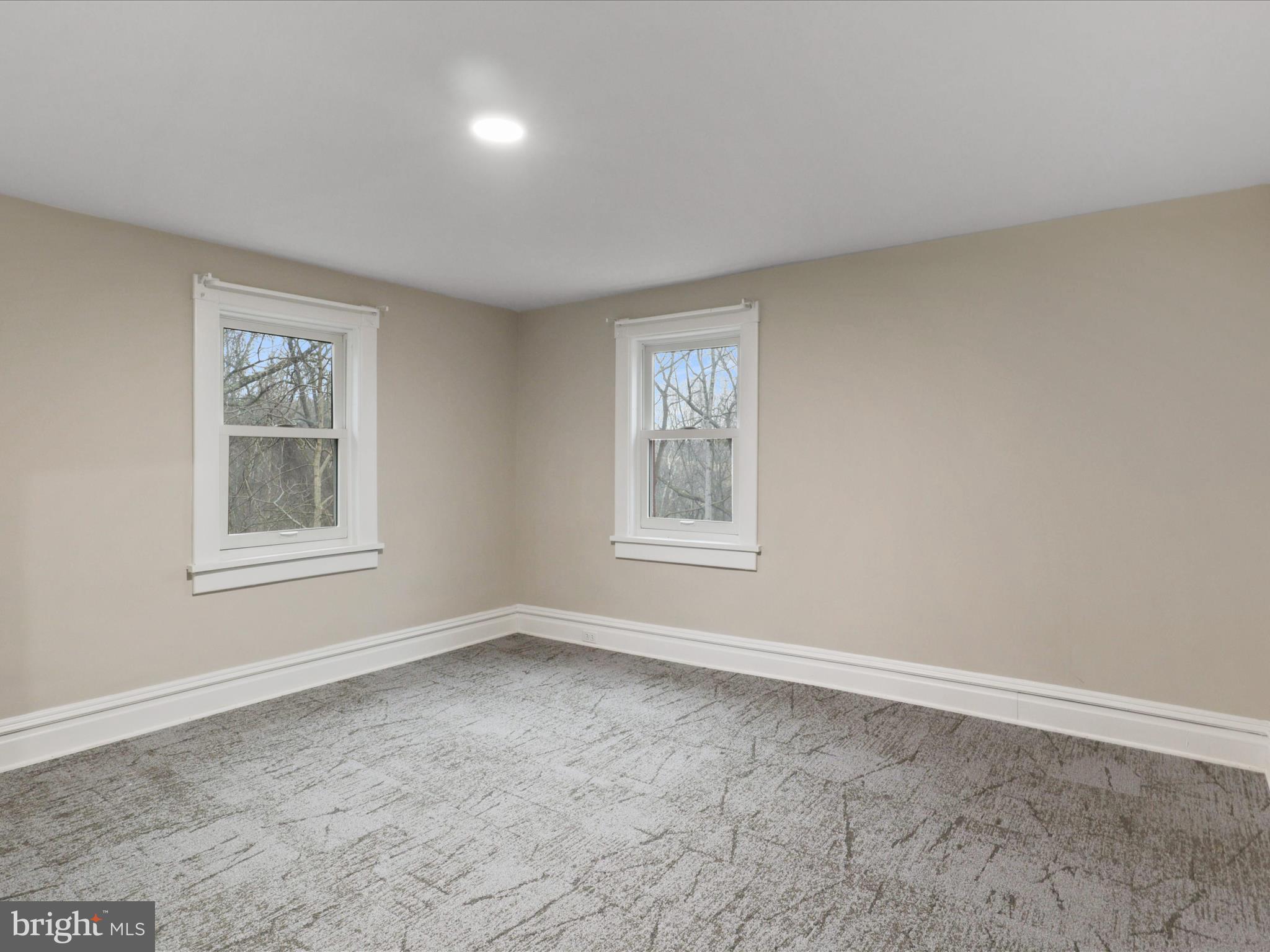 LEESBURG - Residential