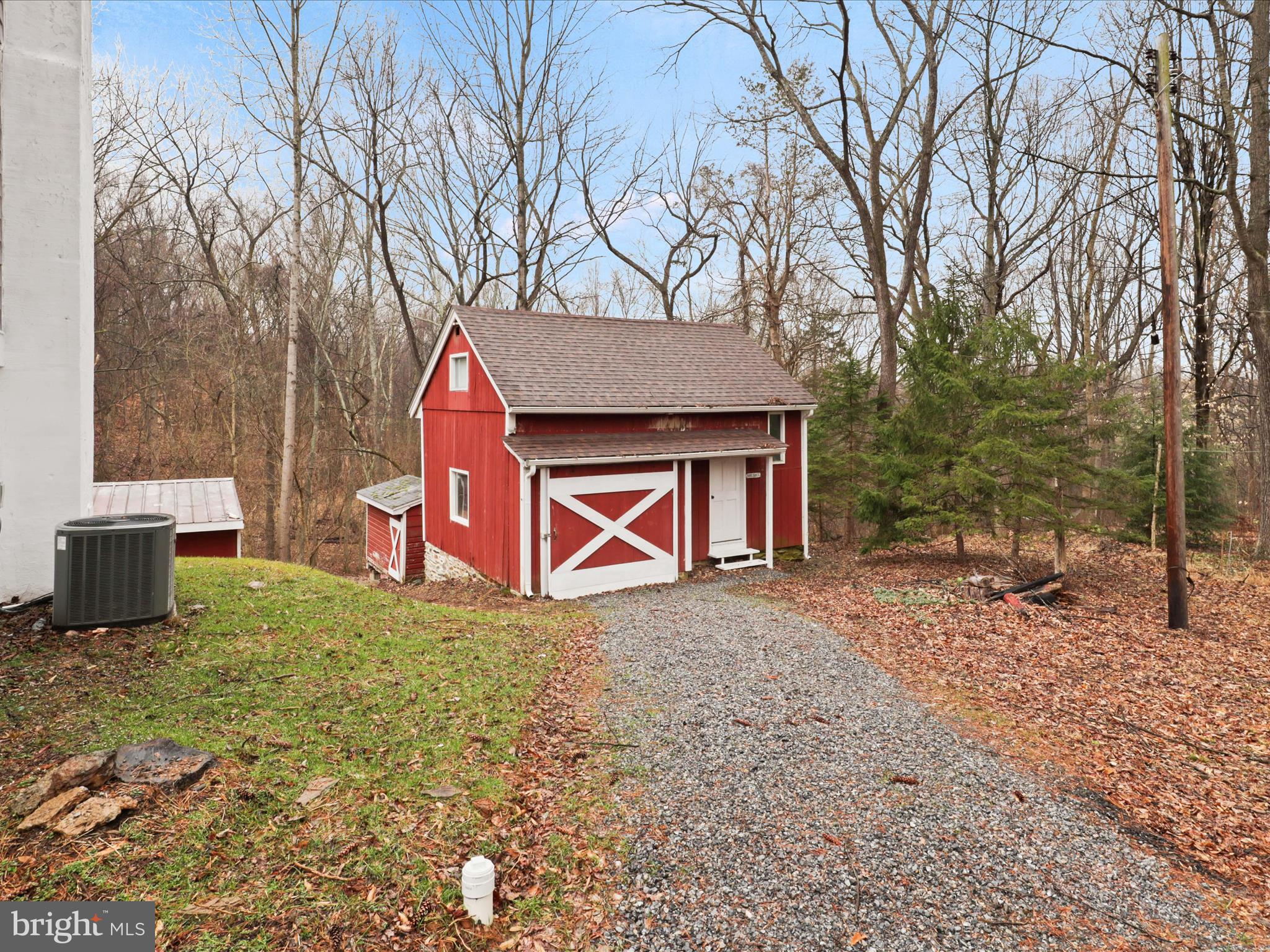 LEESBURG - Residential