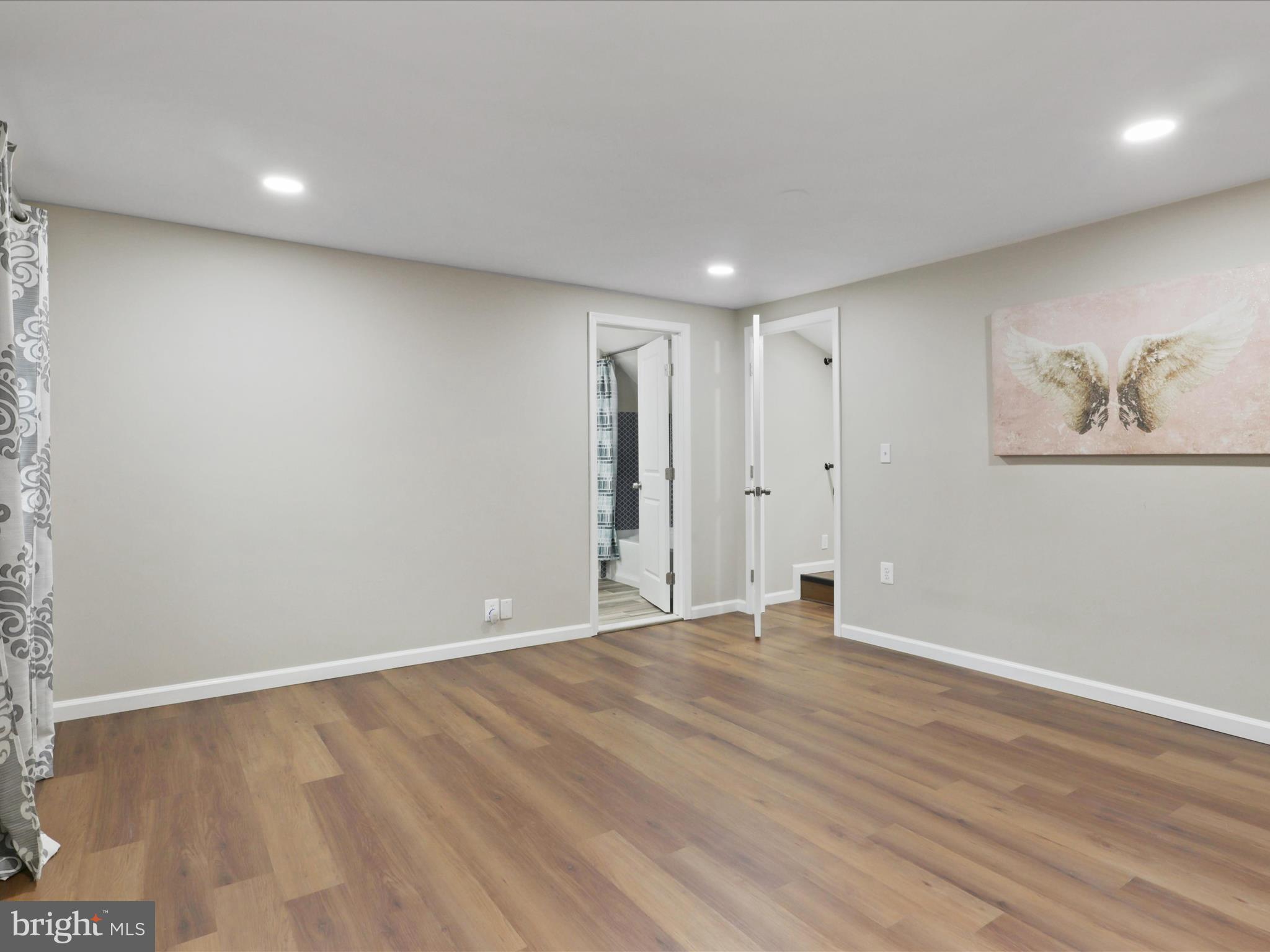 LEESBURG - Residential