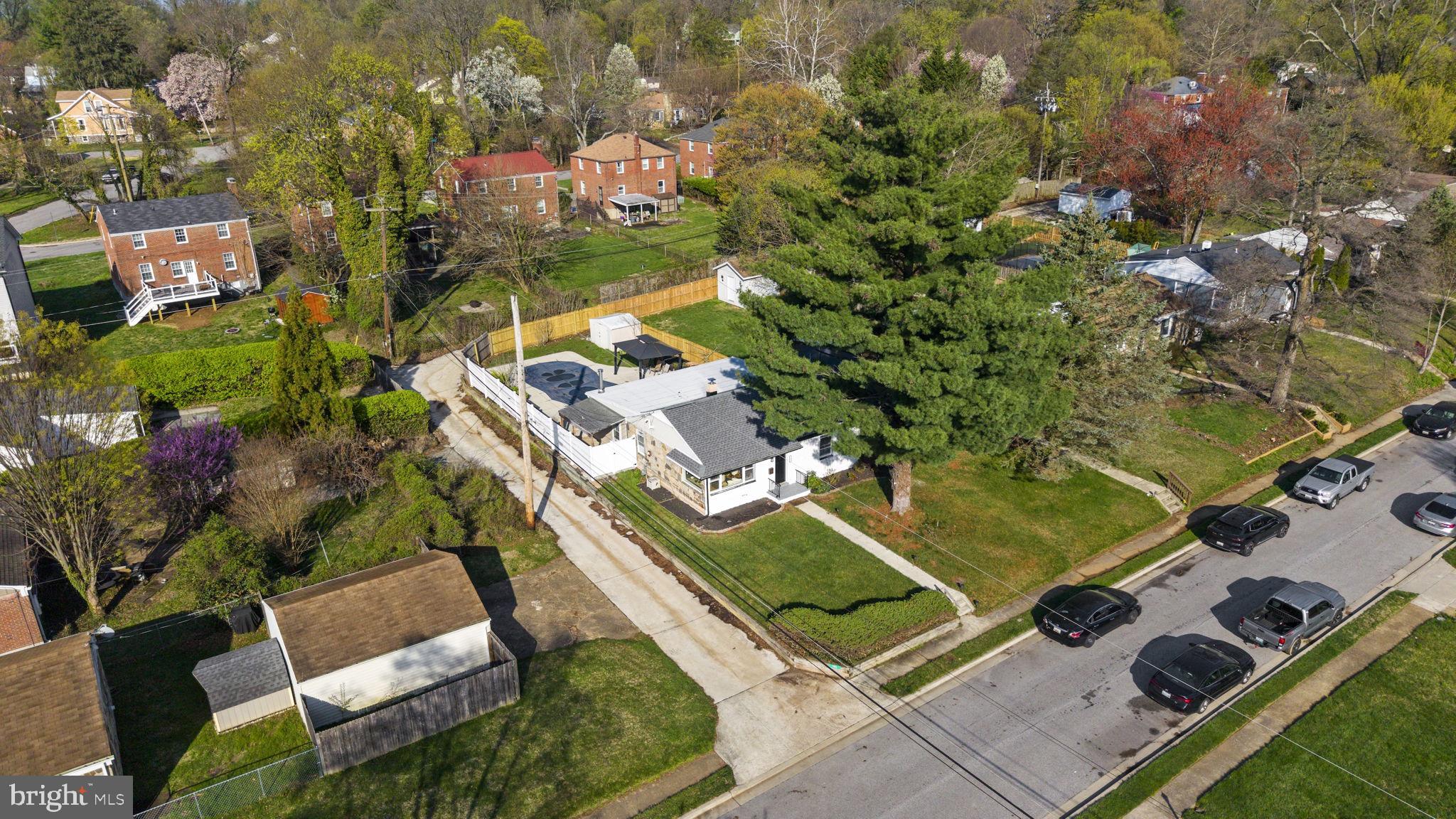 WILLIAMSBURG - Residential