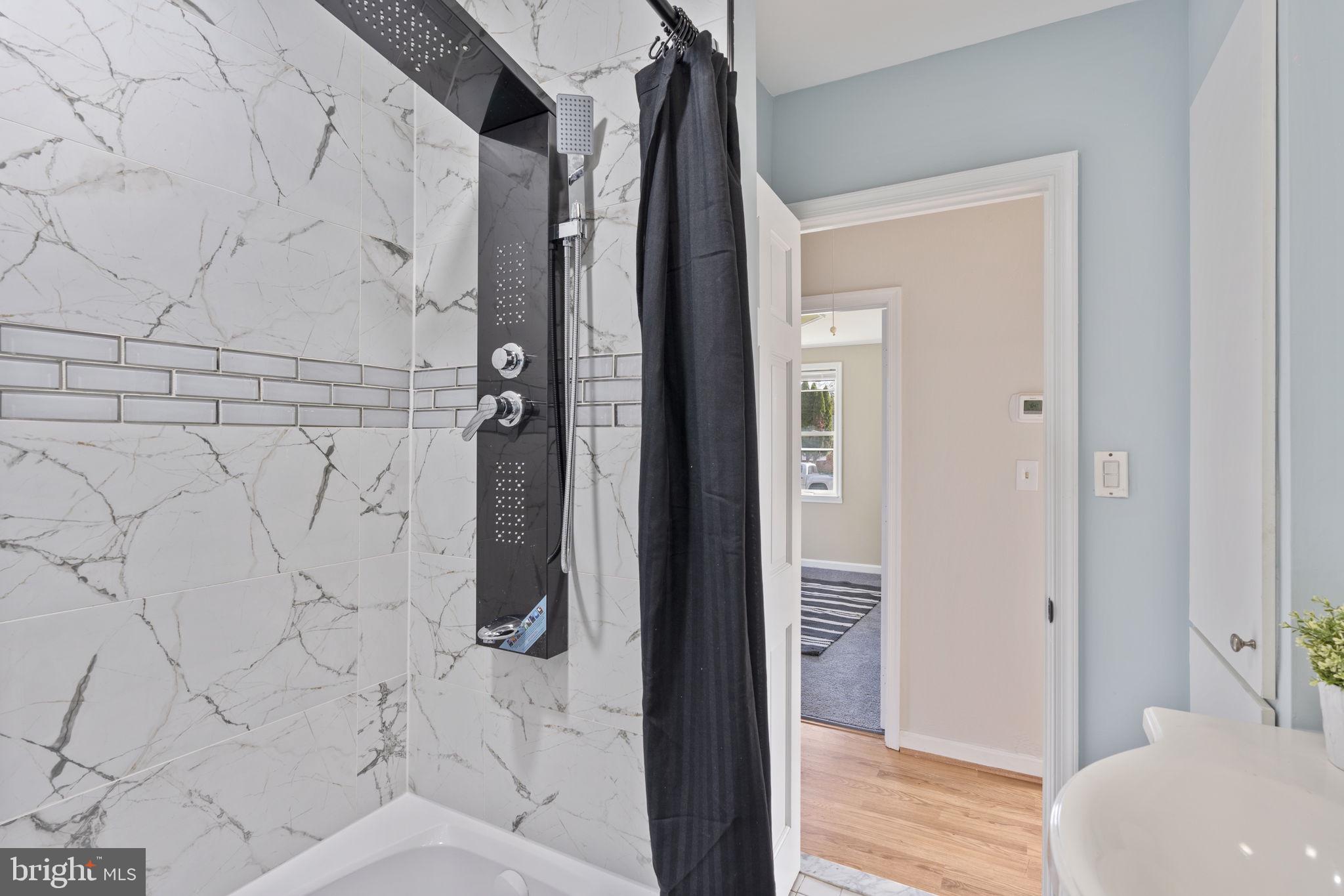 WILLIAMSBURG - Residential