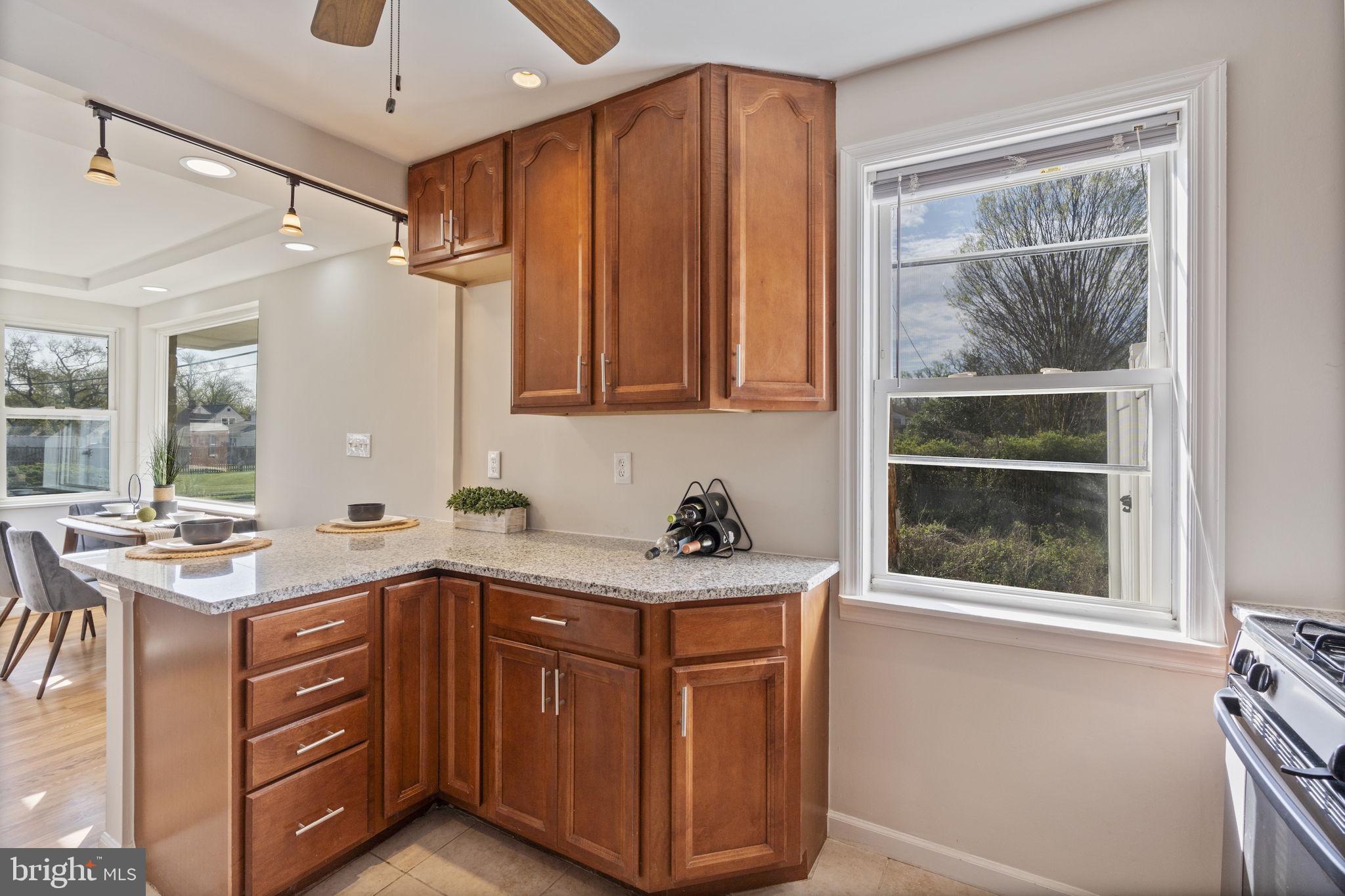 WILLIAMSBURG - Residential