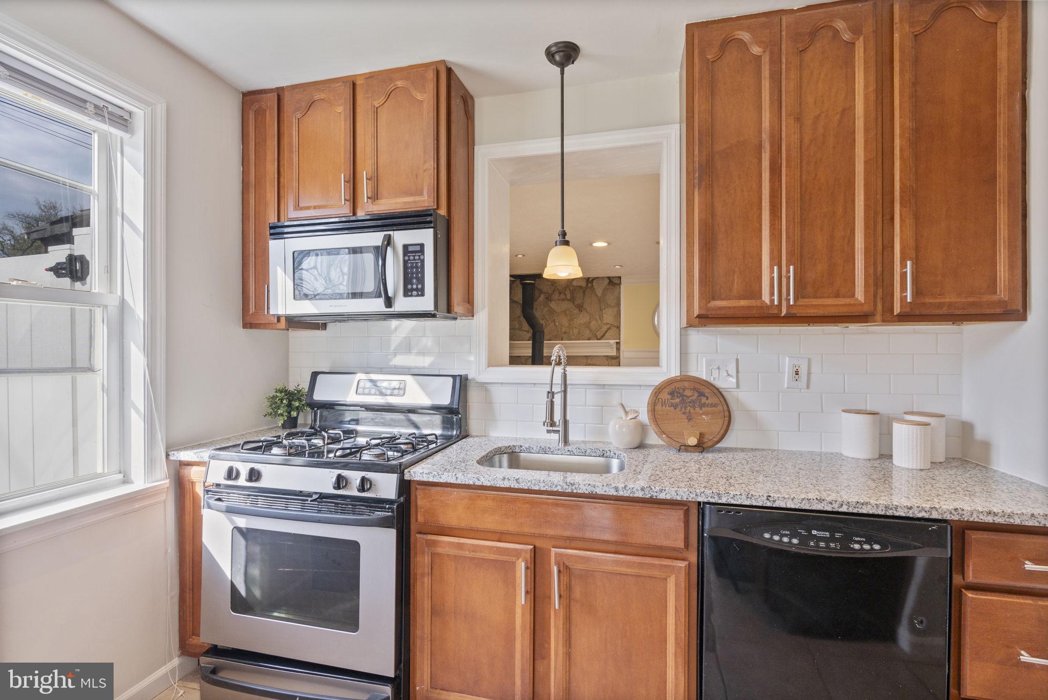 WILLIAMSBURG - Residential