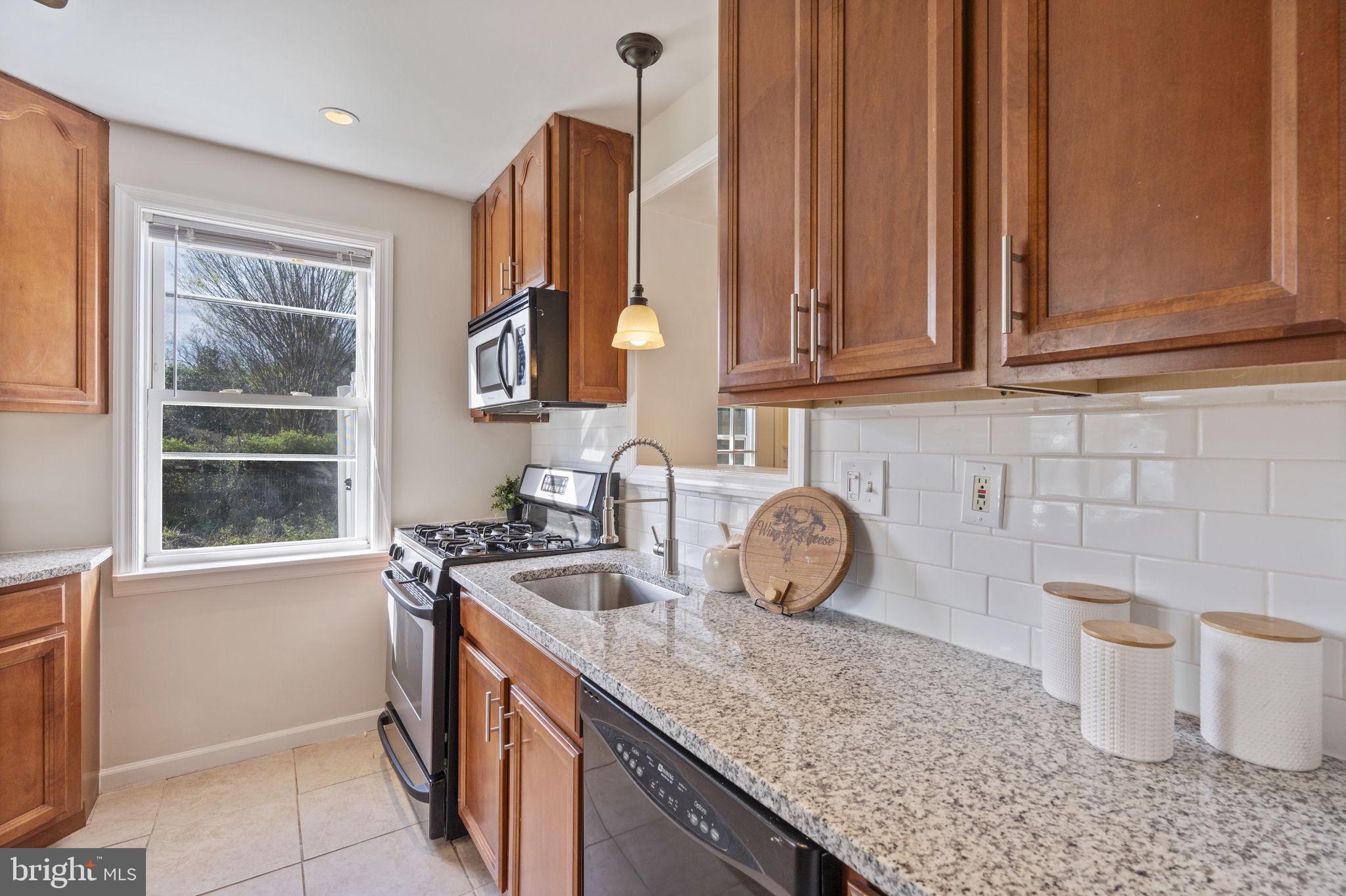 WILLIAMSBURG - Residential