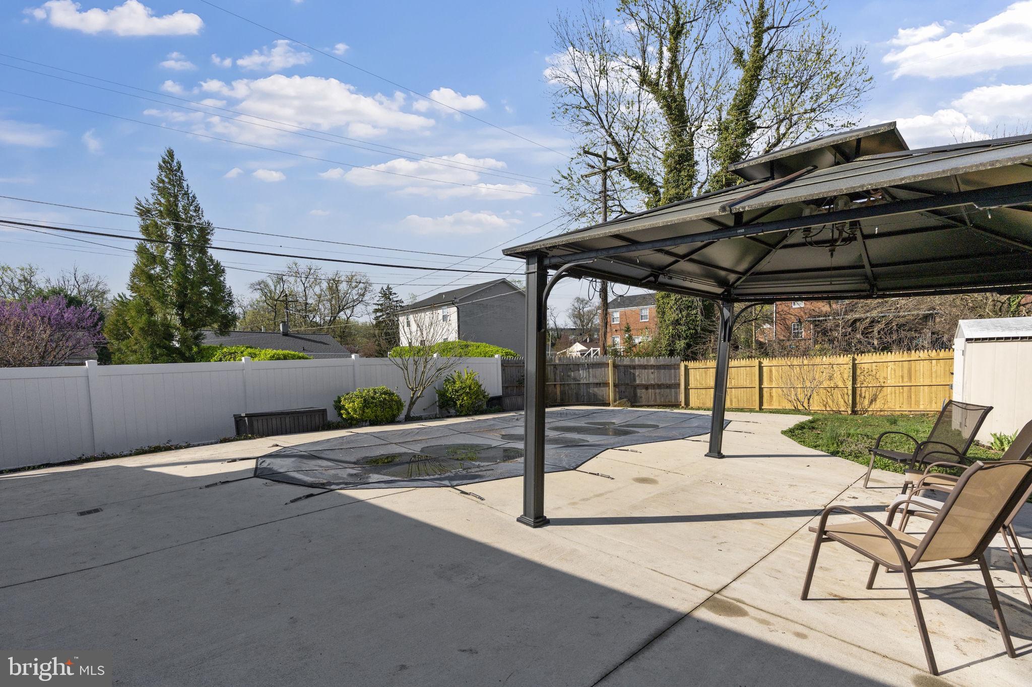 WILLIAMSBURG - Residential