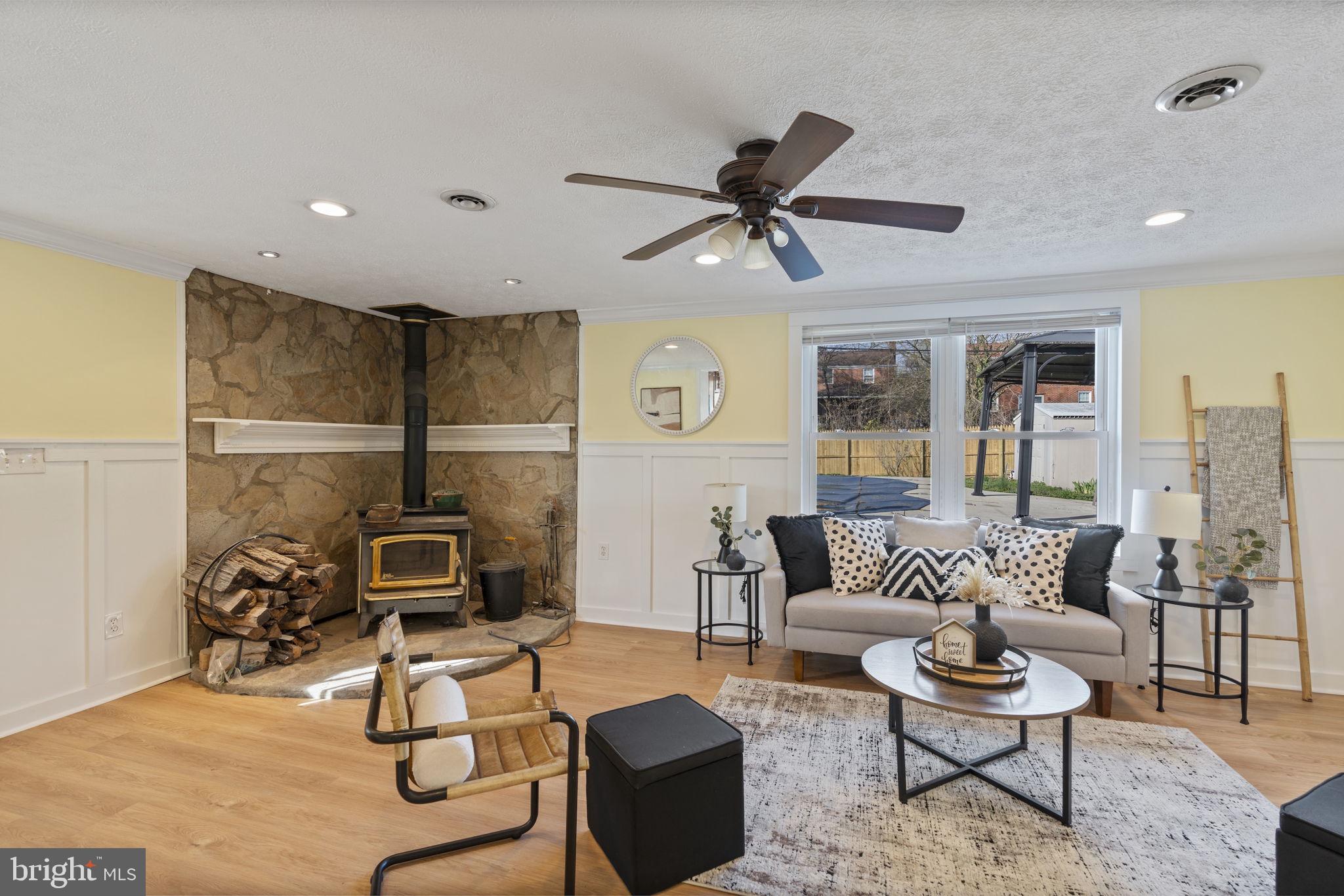 WILLIAMSBURG - Residential