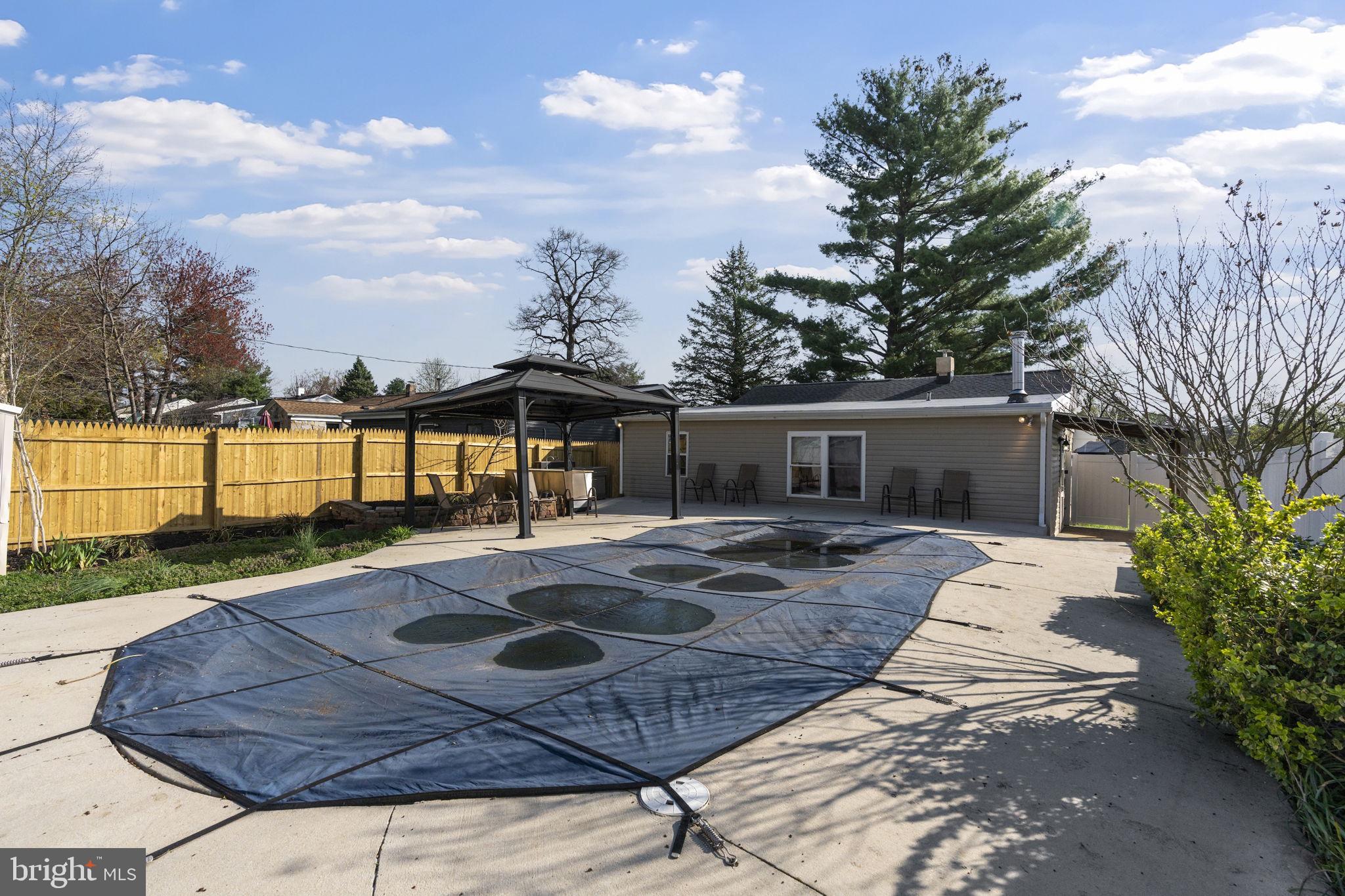 WILLIAMSBURG - Residential