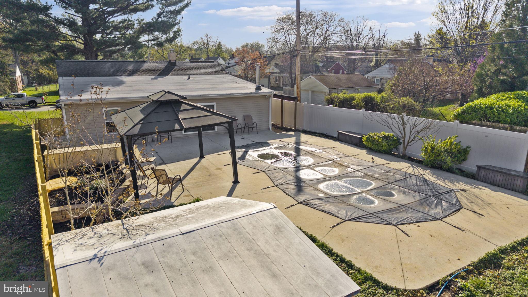 WILLIAMSBURG - Residential