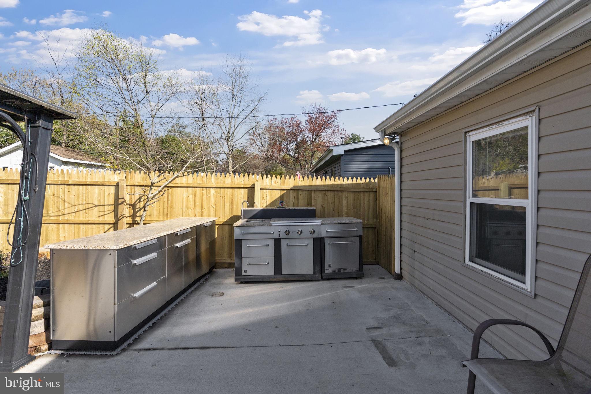 WILLIAMSBURG - Residential