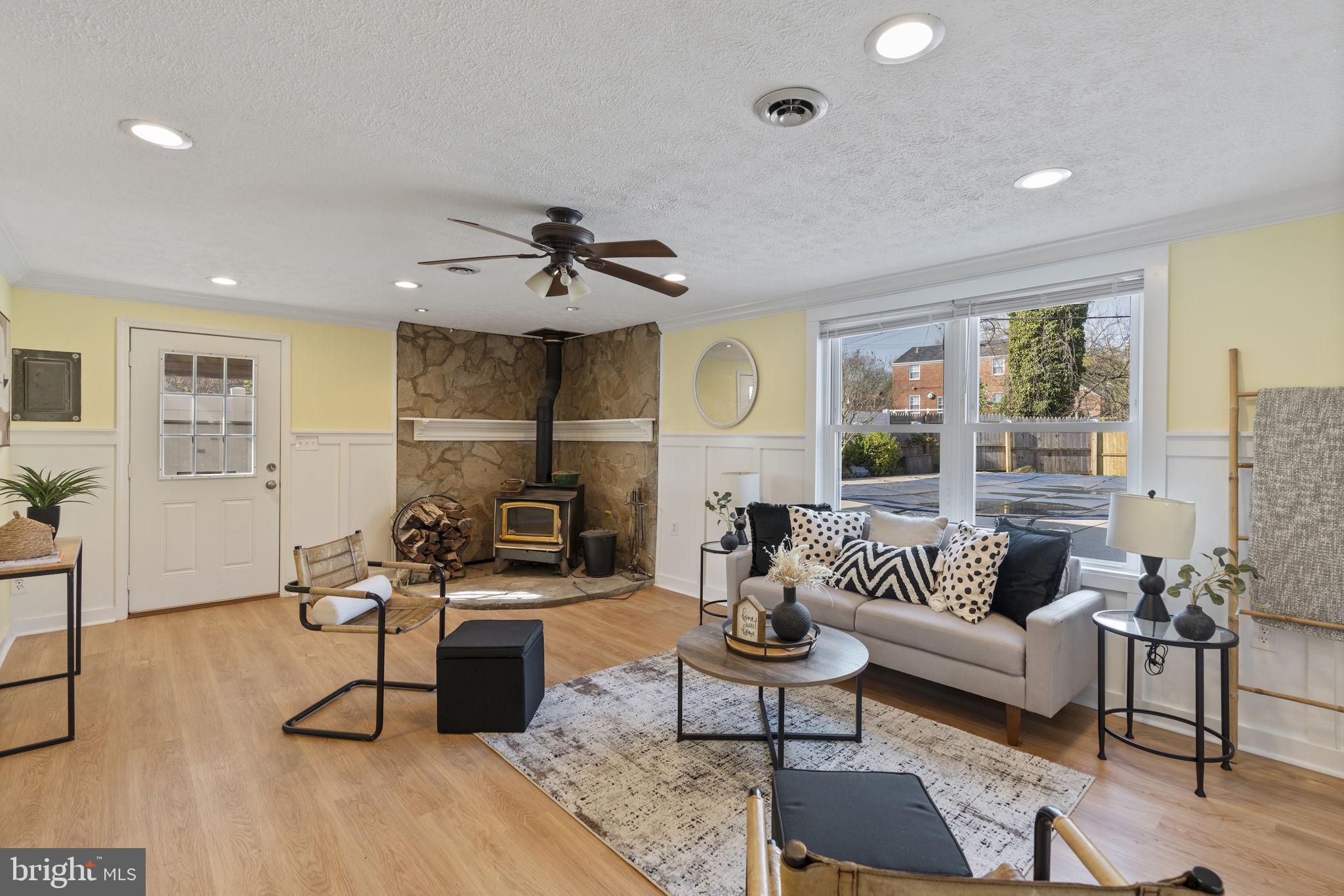 WILLIAMSBURG - Residential