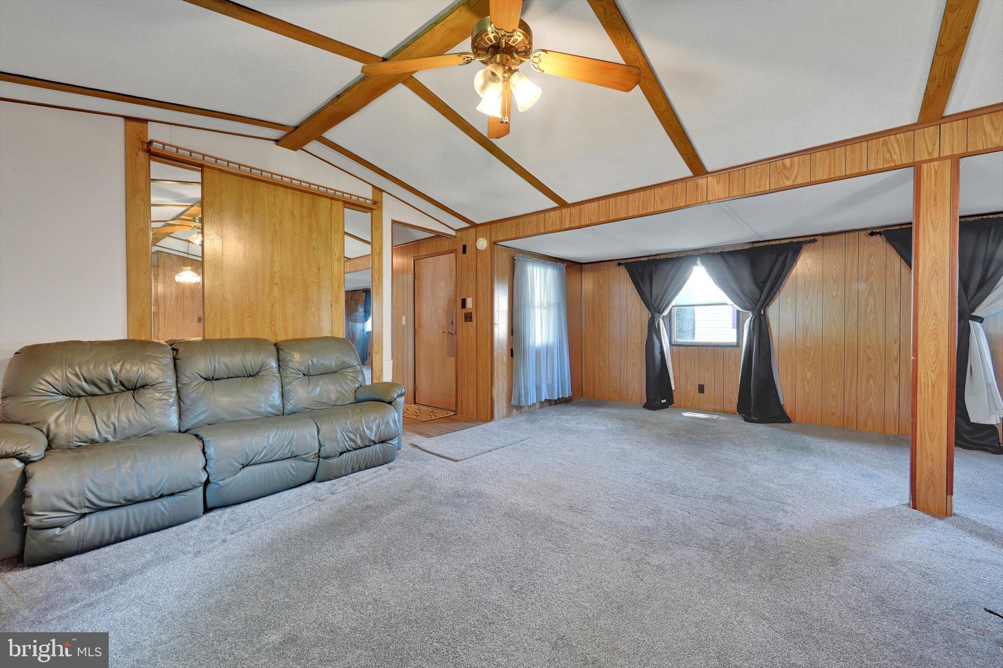 33 OPAL DRIVE