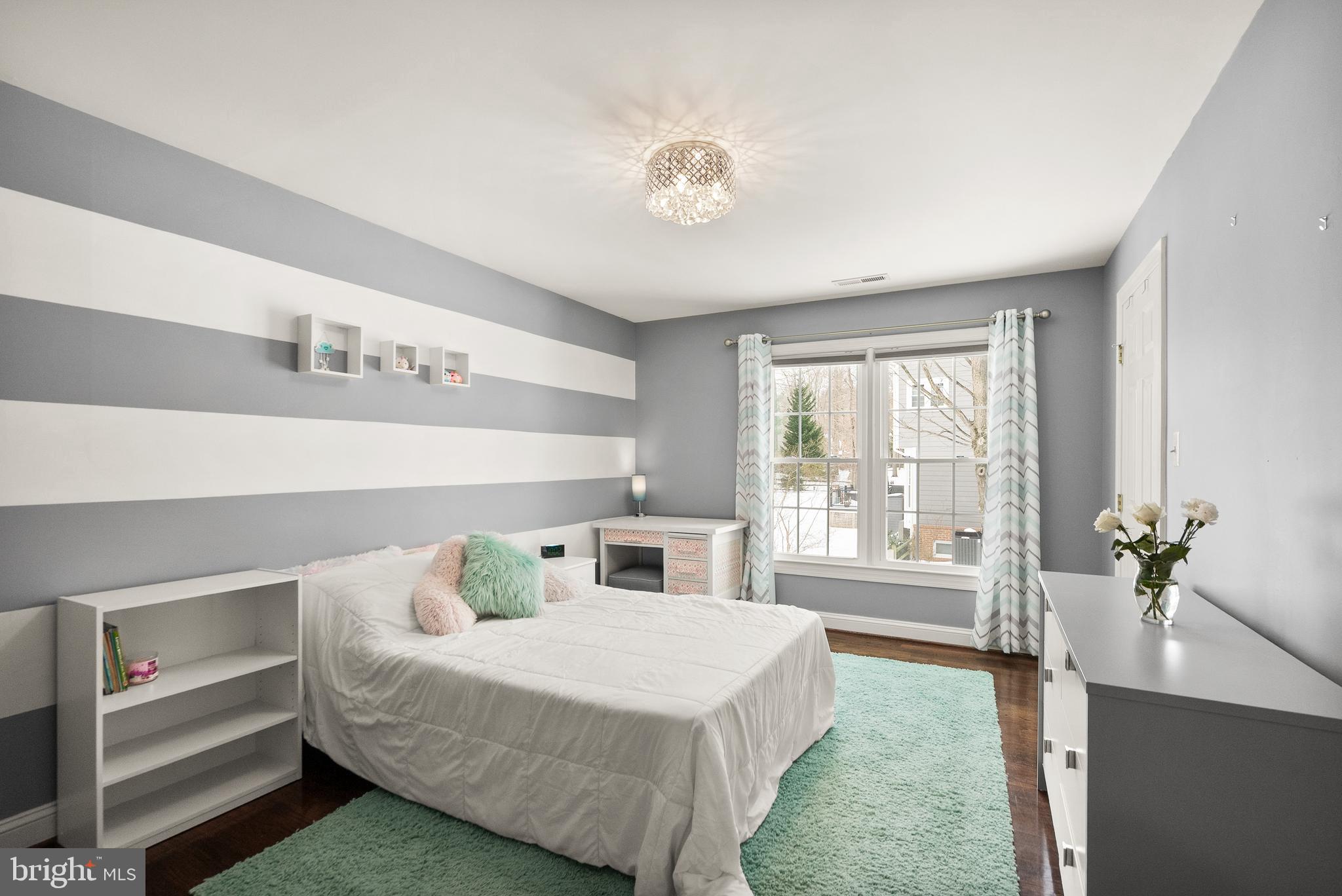 RESTON - Residential